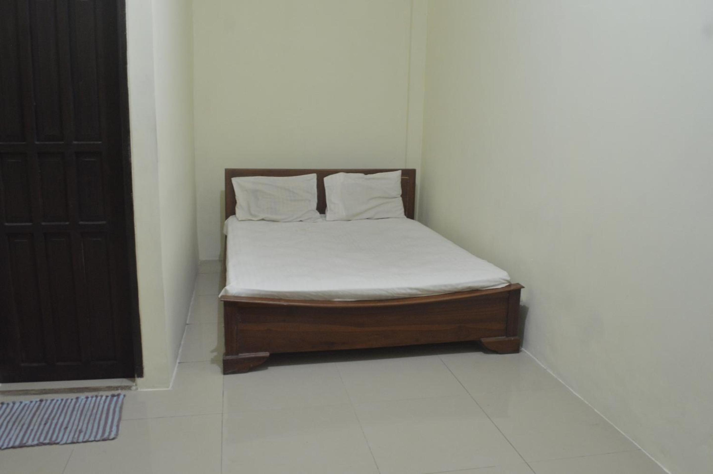 Standard Double Room - Photo 12