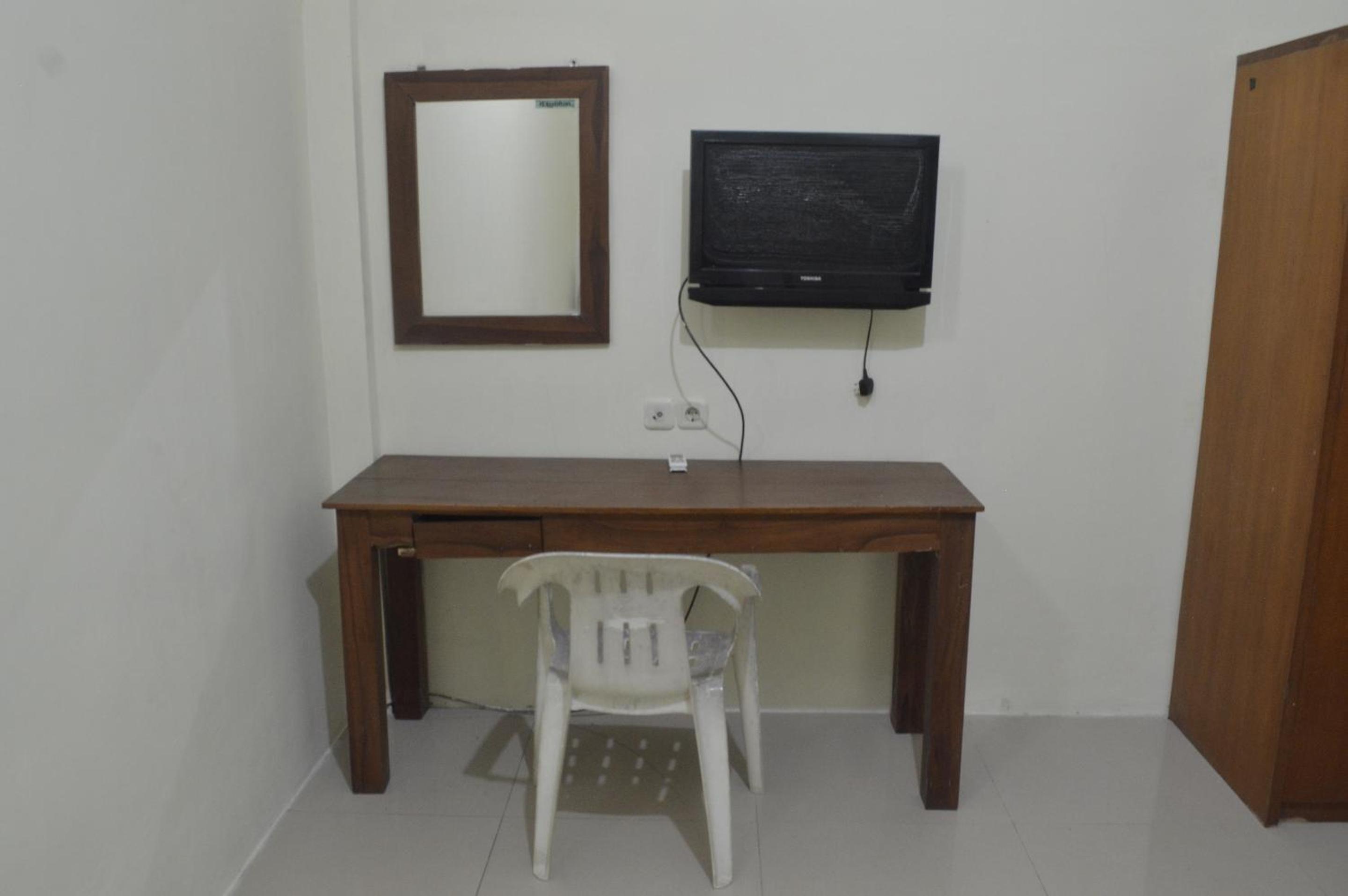 Standard Double Room - Photo 11