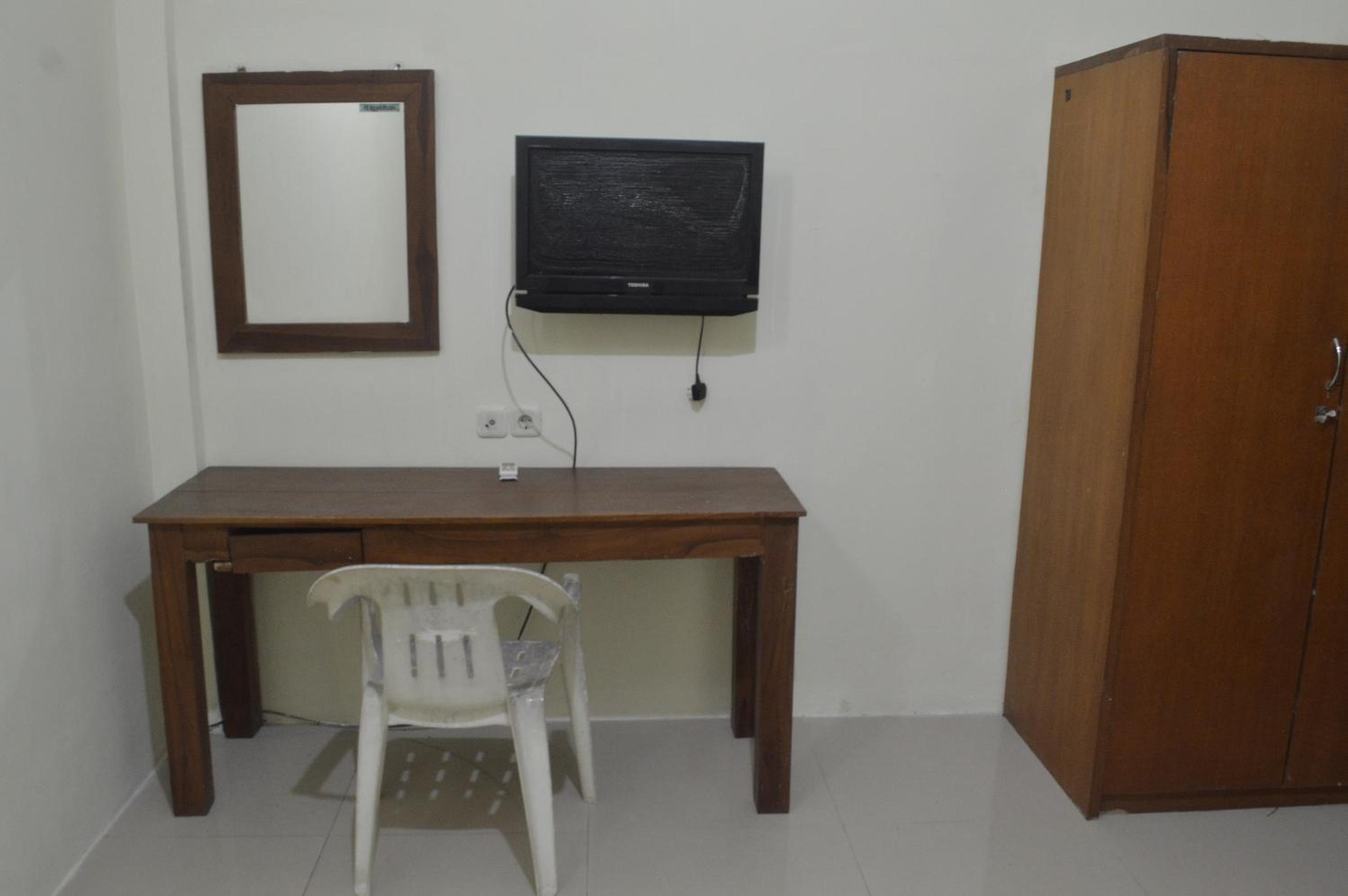 Standard Double Room - Photo 8