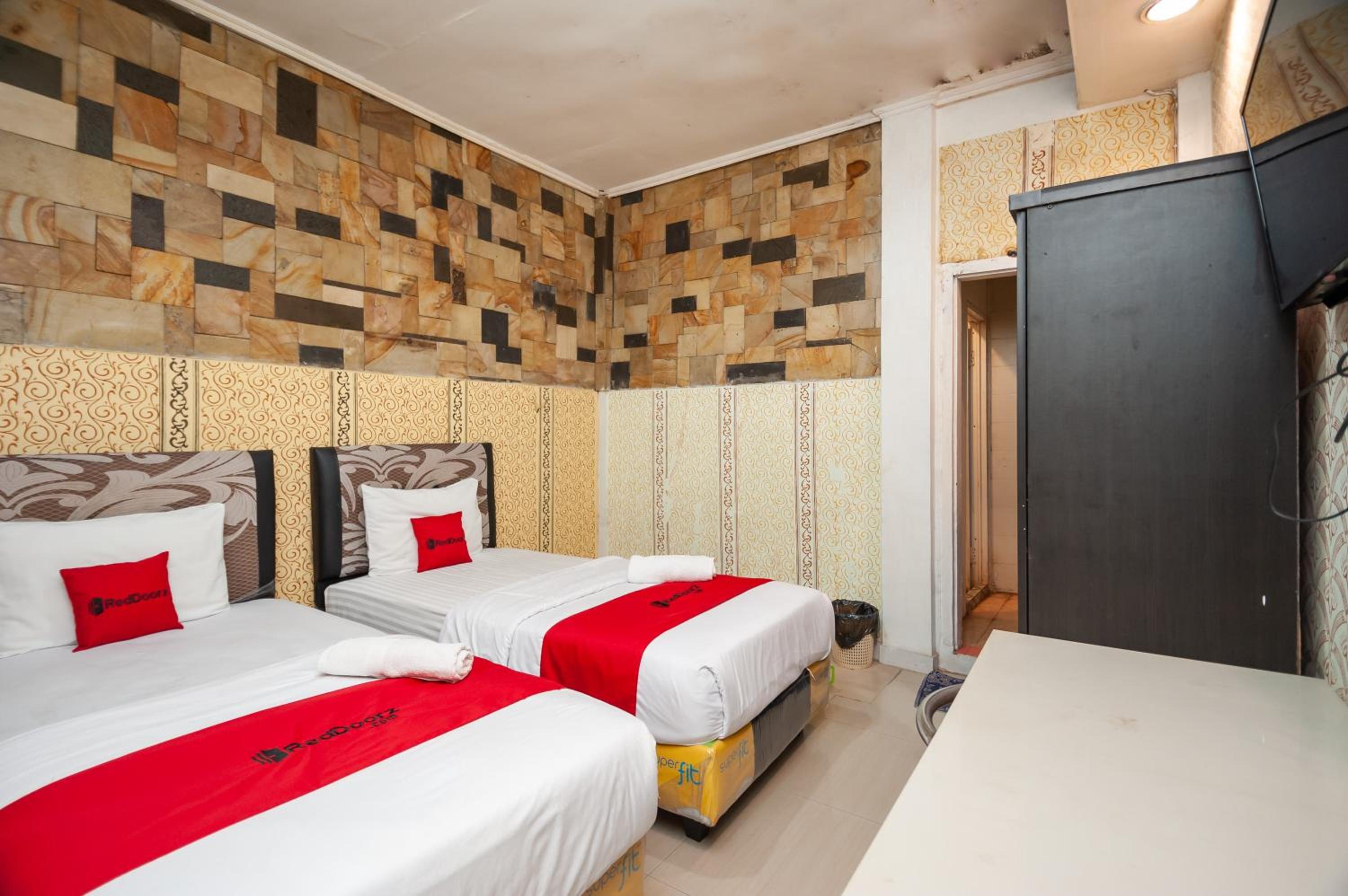 Deluxe Twin Room photo 3