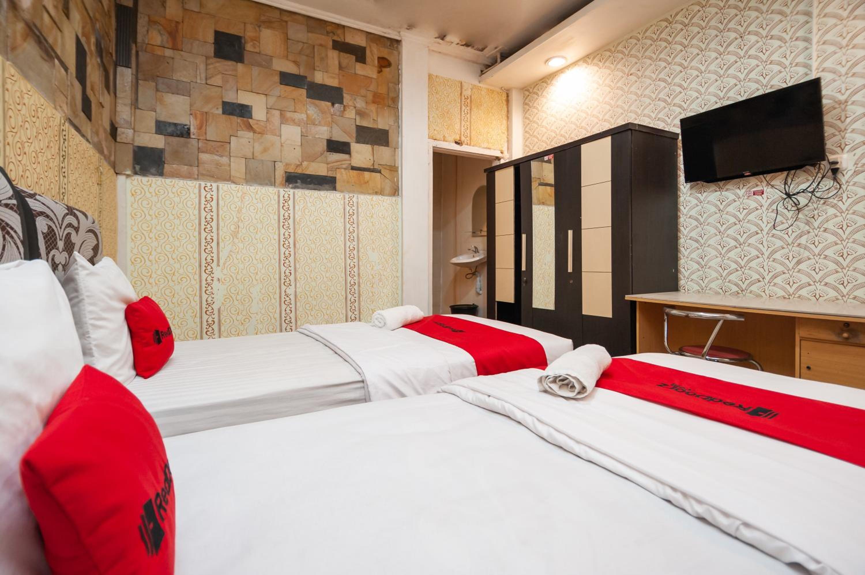 Deluxe Twin Room photo 2