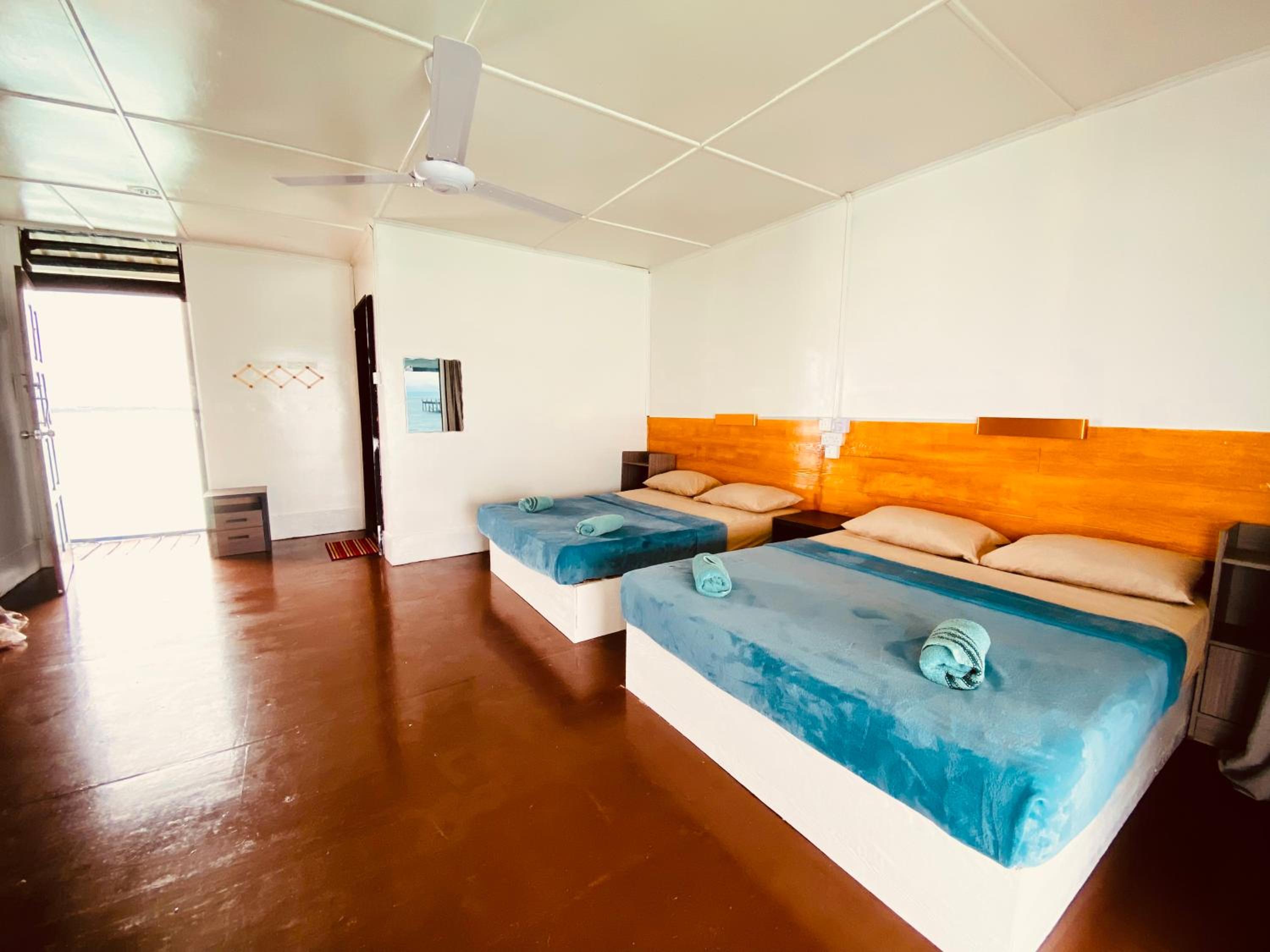 Family Room with Sea View photo 2