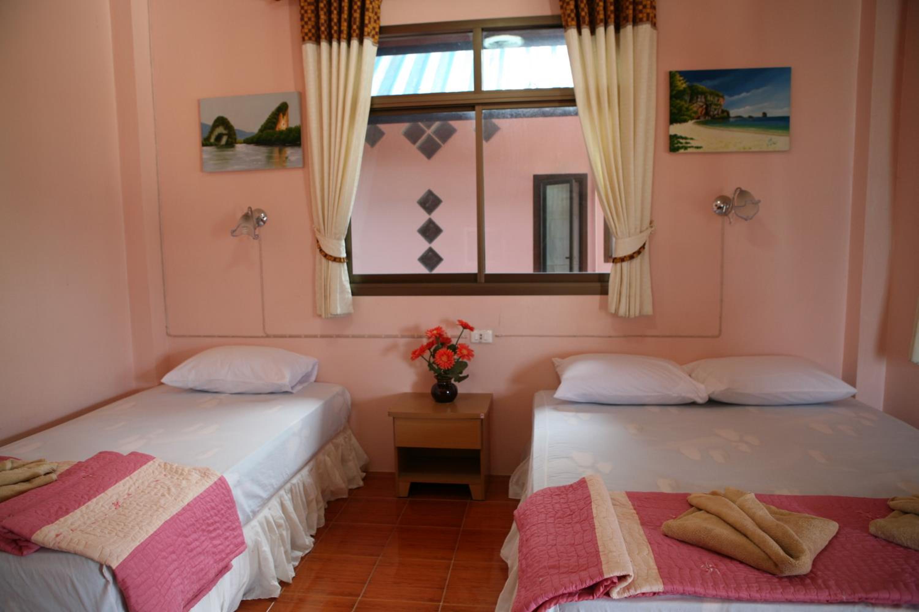 Deluxe Family Bungalow with Sea View photo 3