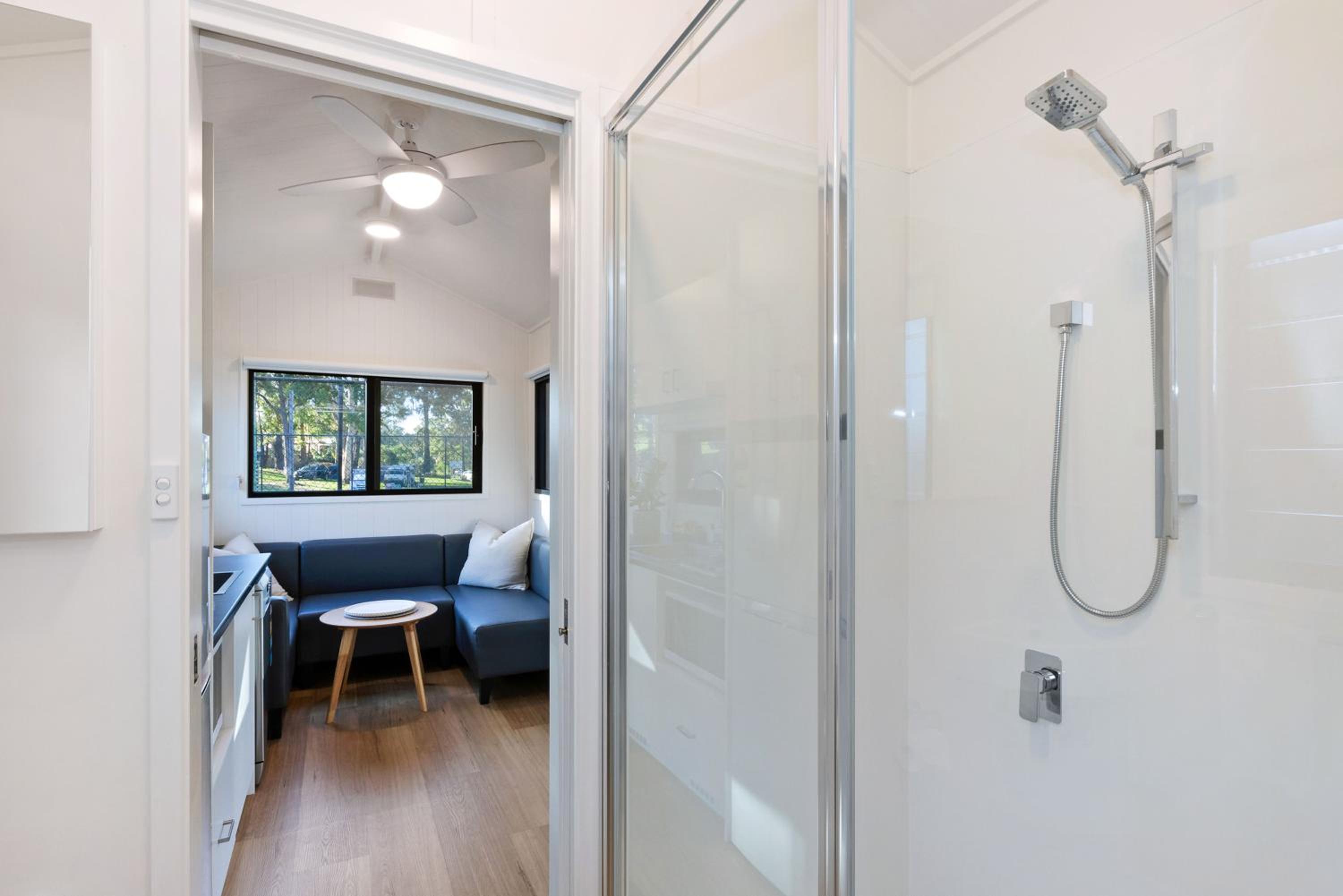 Premium Tiny Home - Sleeps 2 - Dog Friendly photo 3
