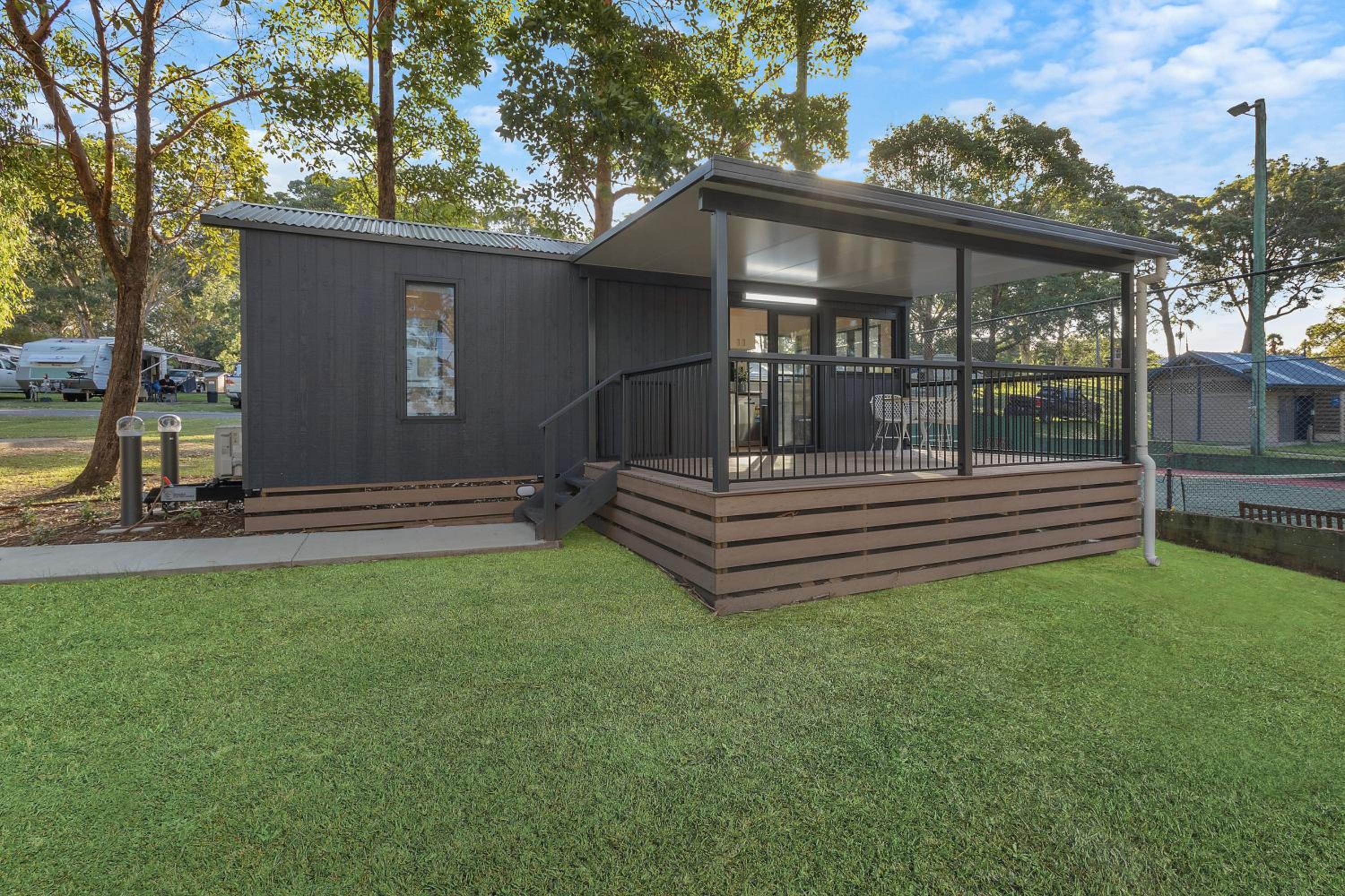Premium Tiny Home - Sleeps 2 - Dog Friendly photo 2