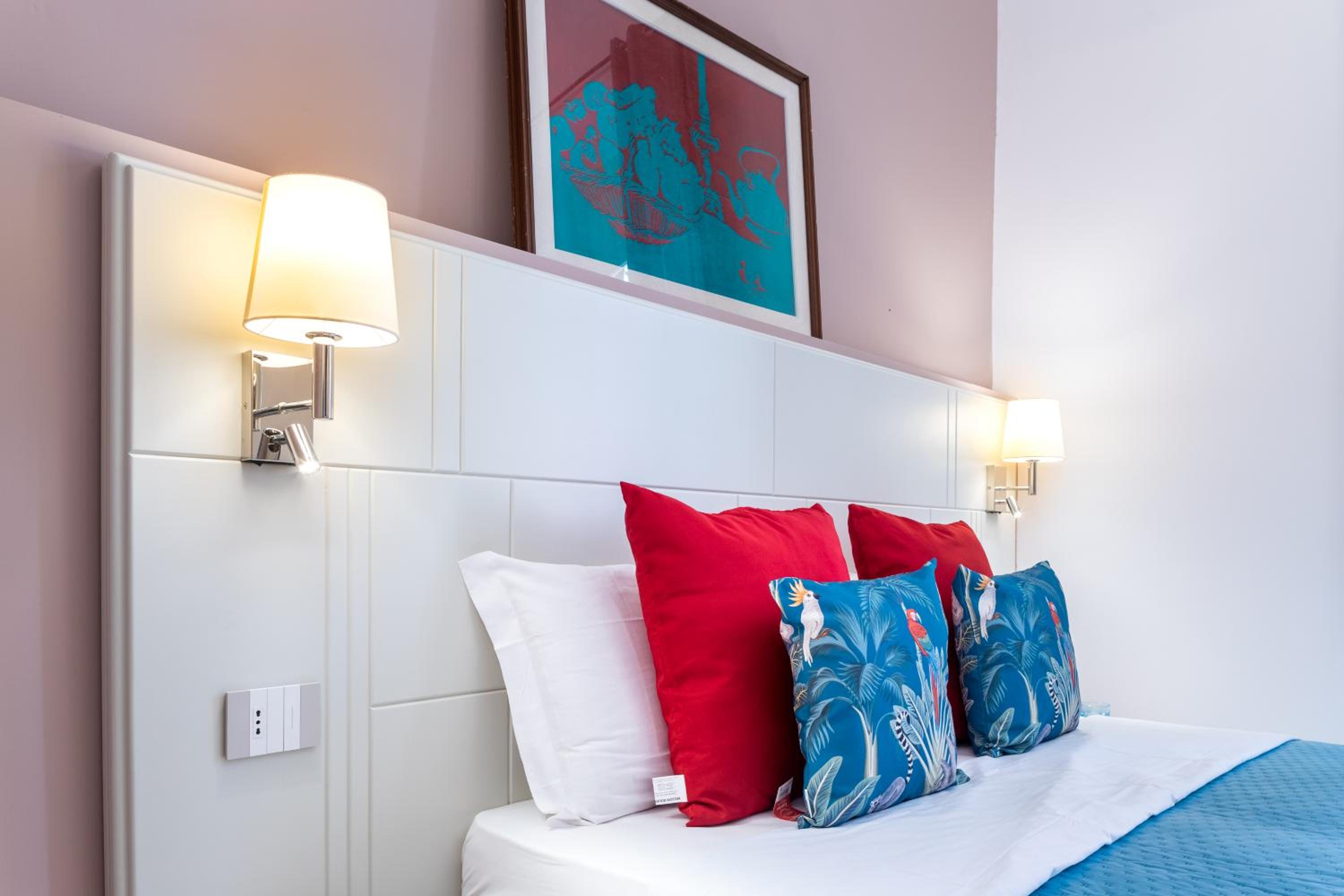 Double Room with Private Bathroom - Photo 19