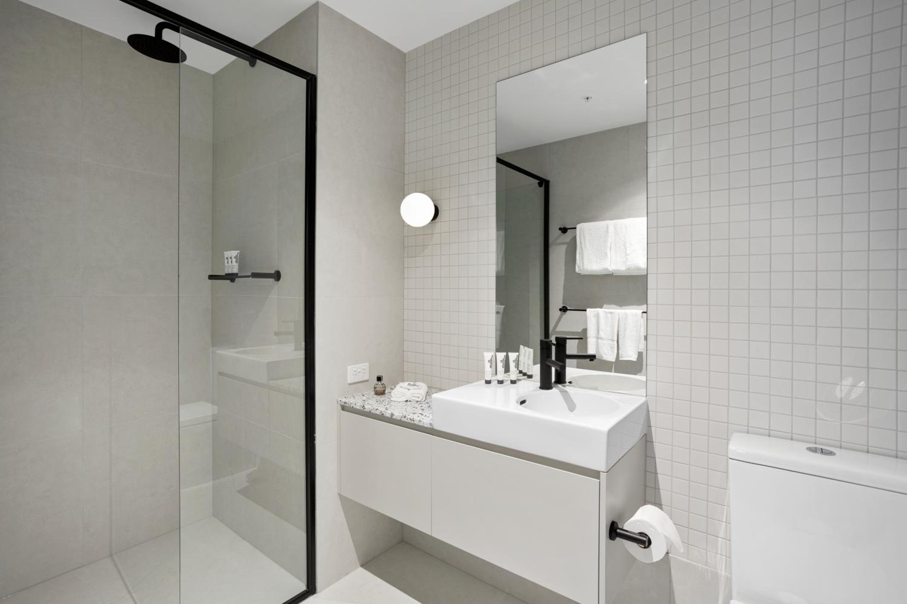 One-Bedroom Apartment thumbnail 6