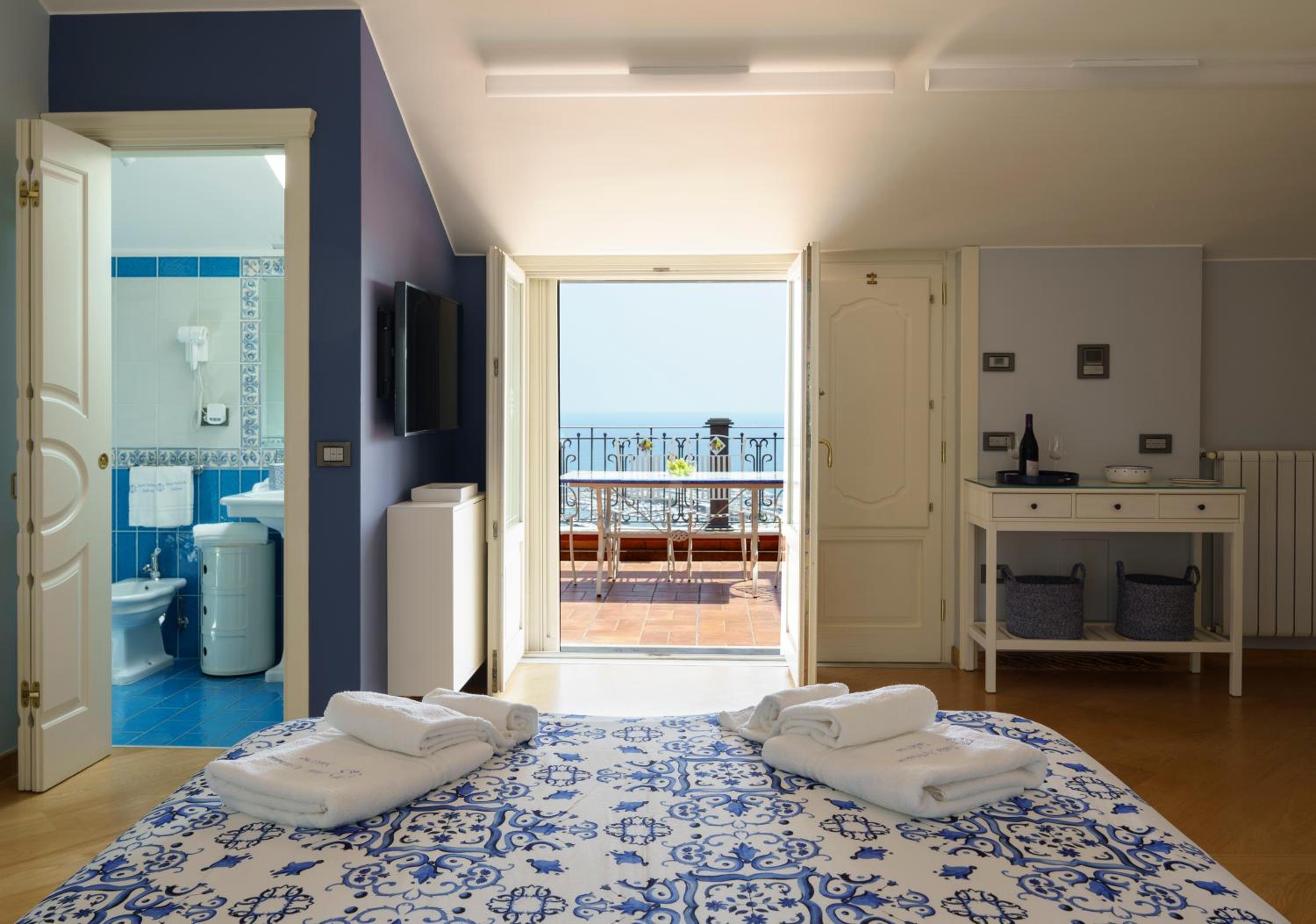 Studio Apartment with Sea View