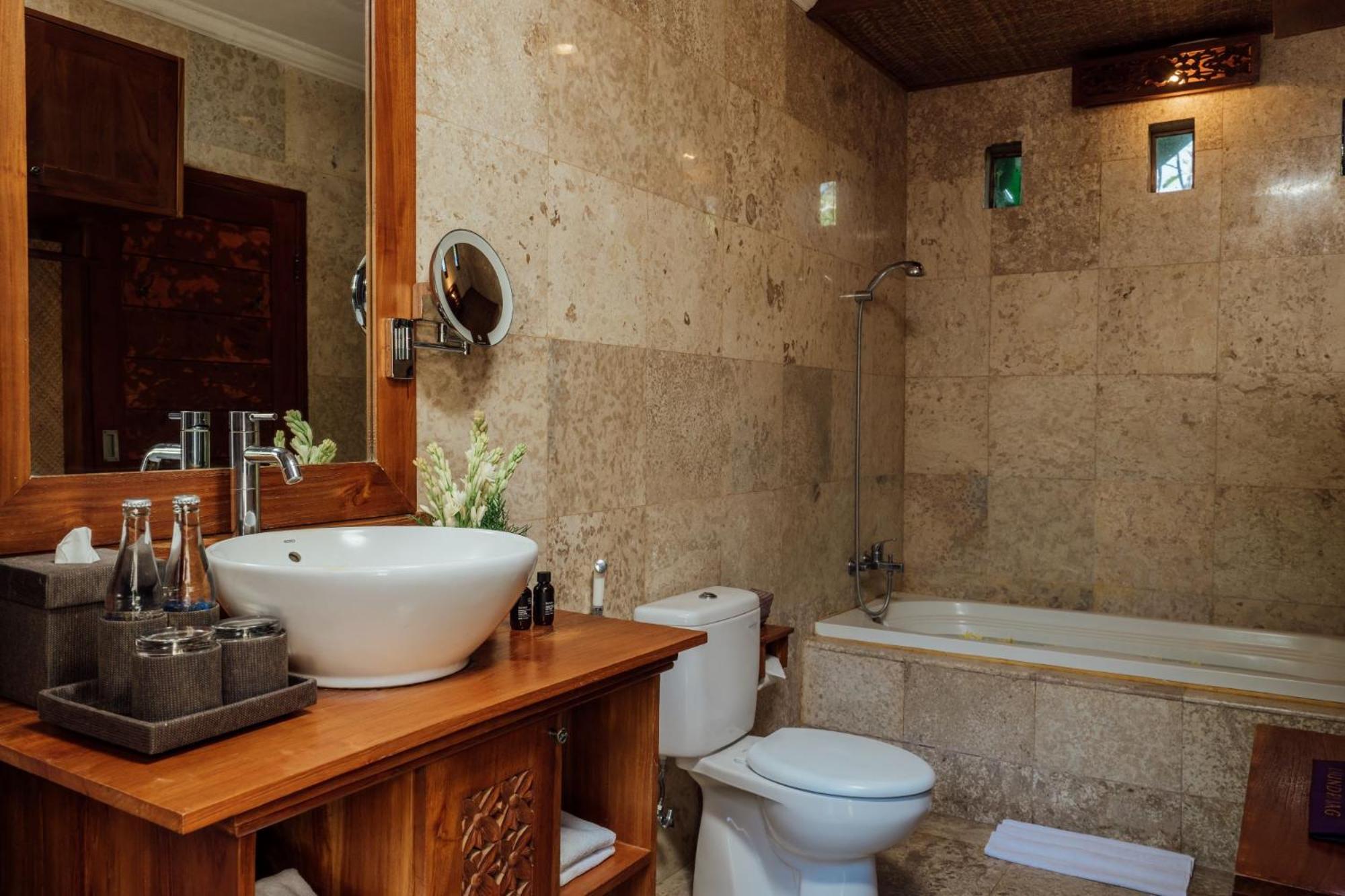 Villa with Private Pool - Photo 7