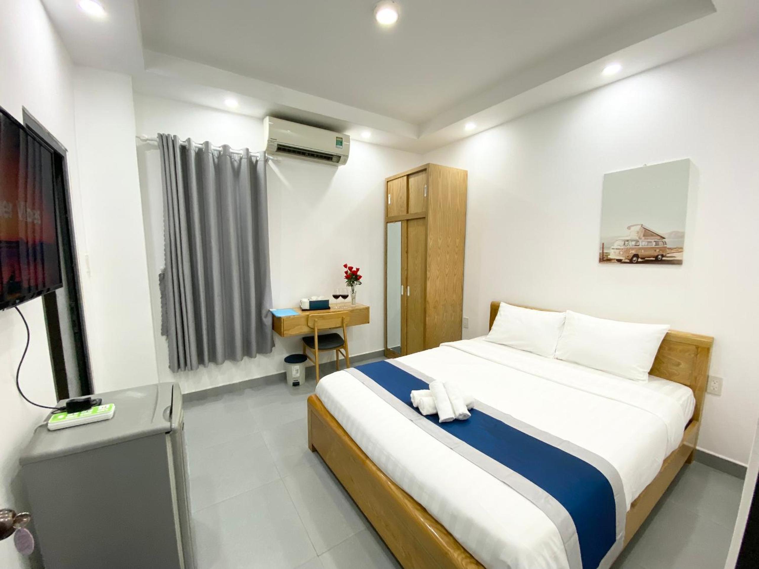 Standard Queen Room