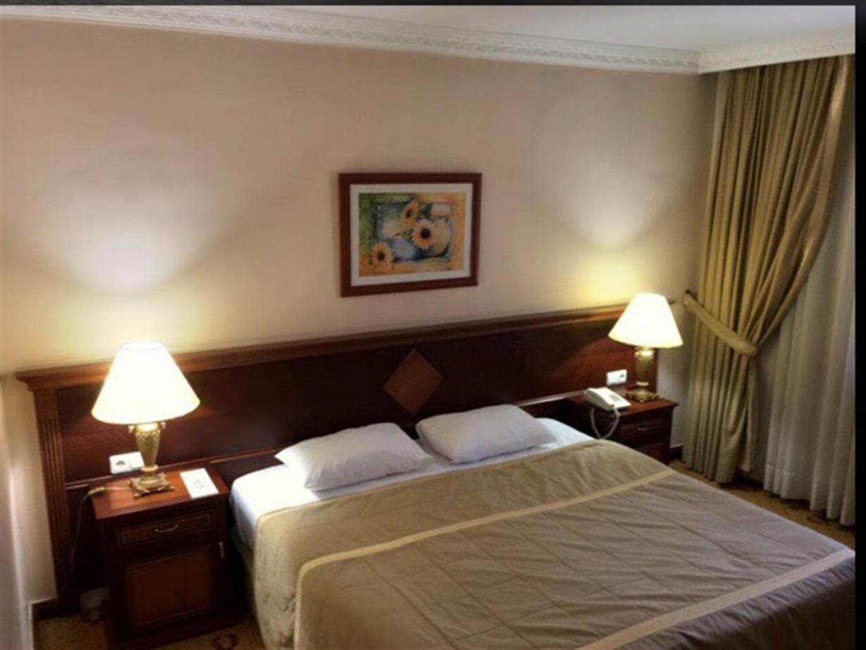 Standard Double Room - Photo 9