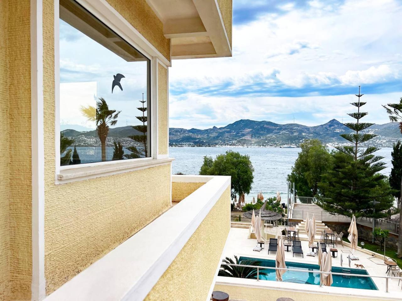 Deluxe Suite With Sea View photo 3