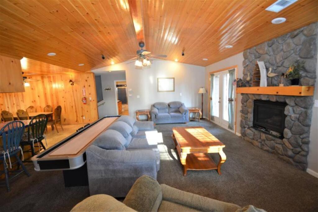 Deluxe Family Room photo 1