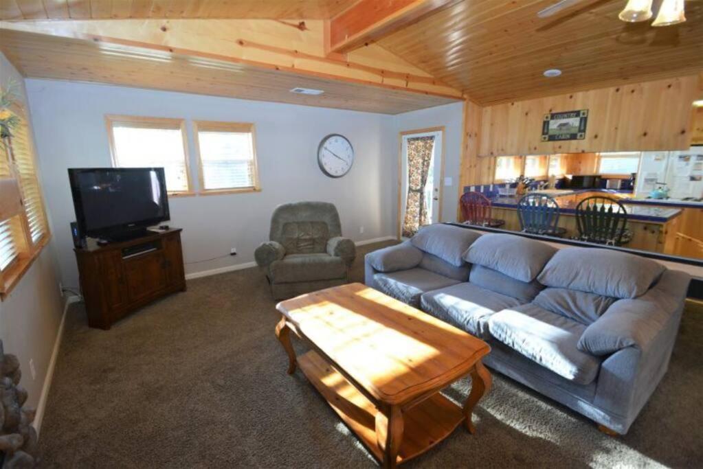 Deluxe Family Room photo 3