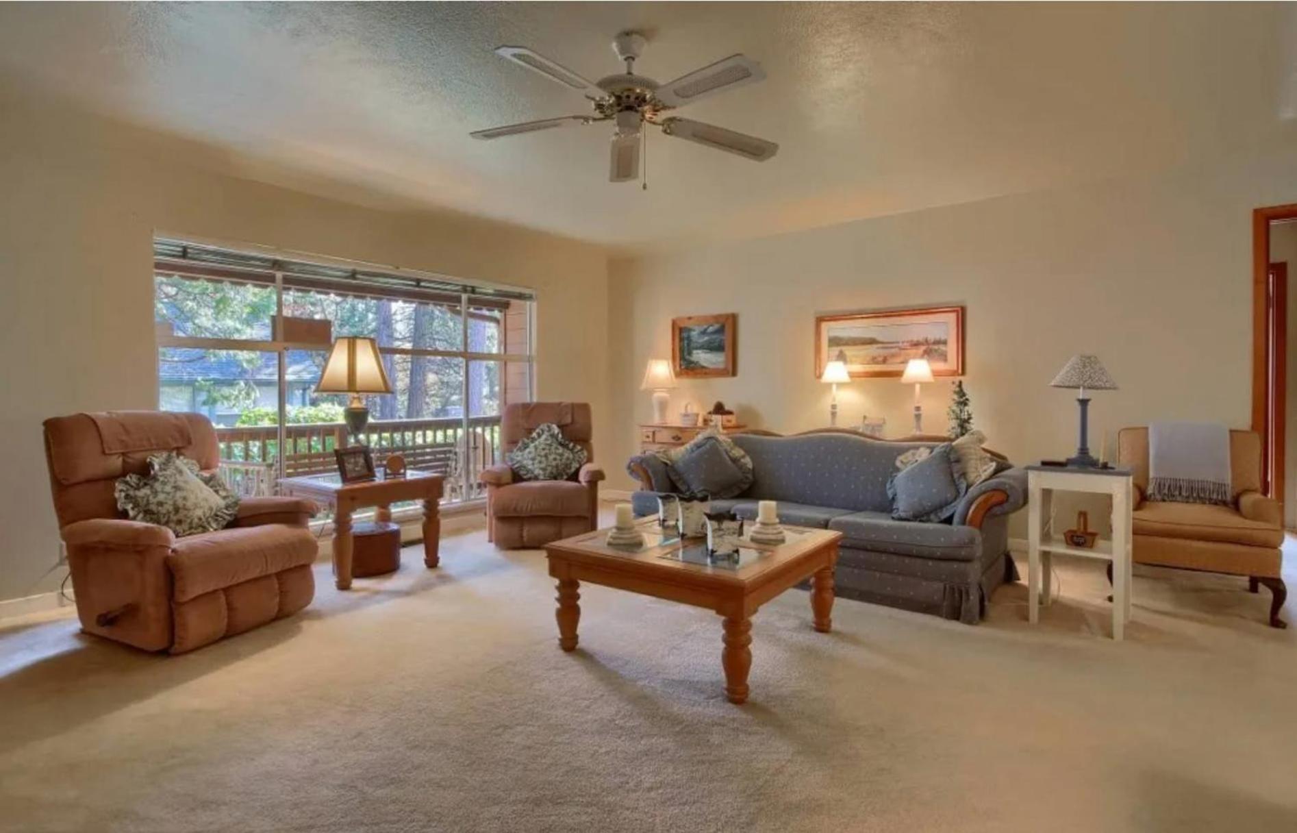 Deluxe Family Room photo 1