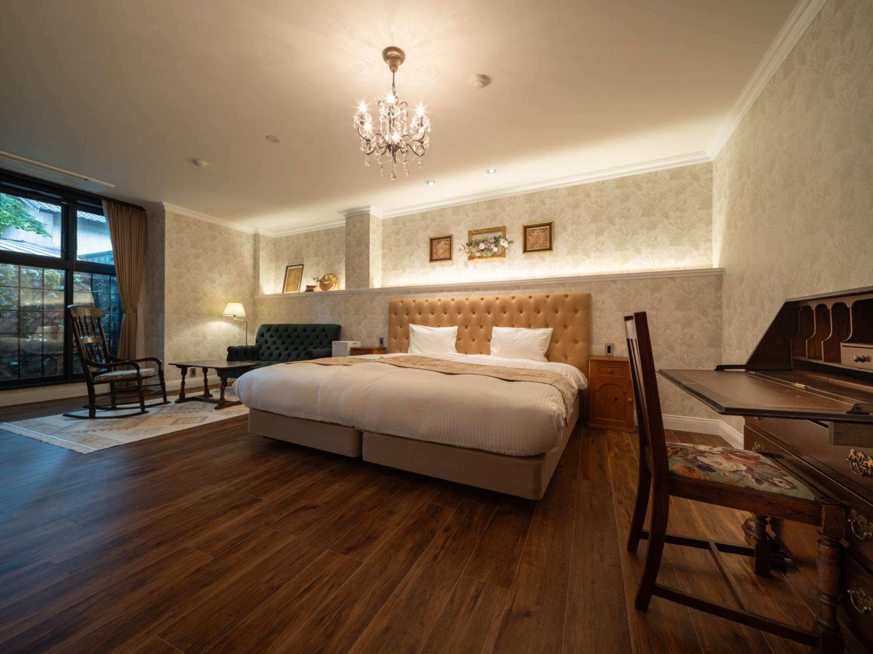 Executive Room - Photo 1