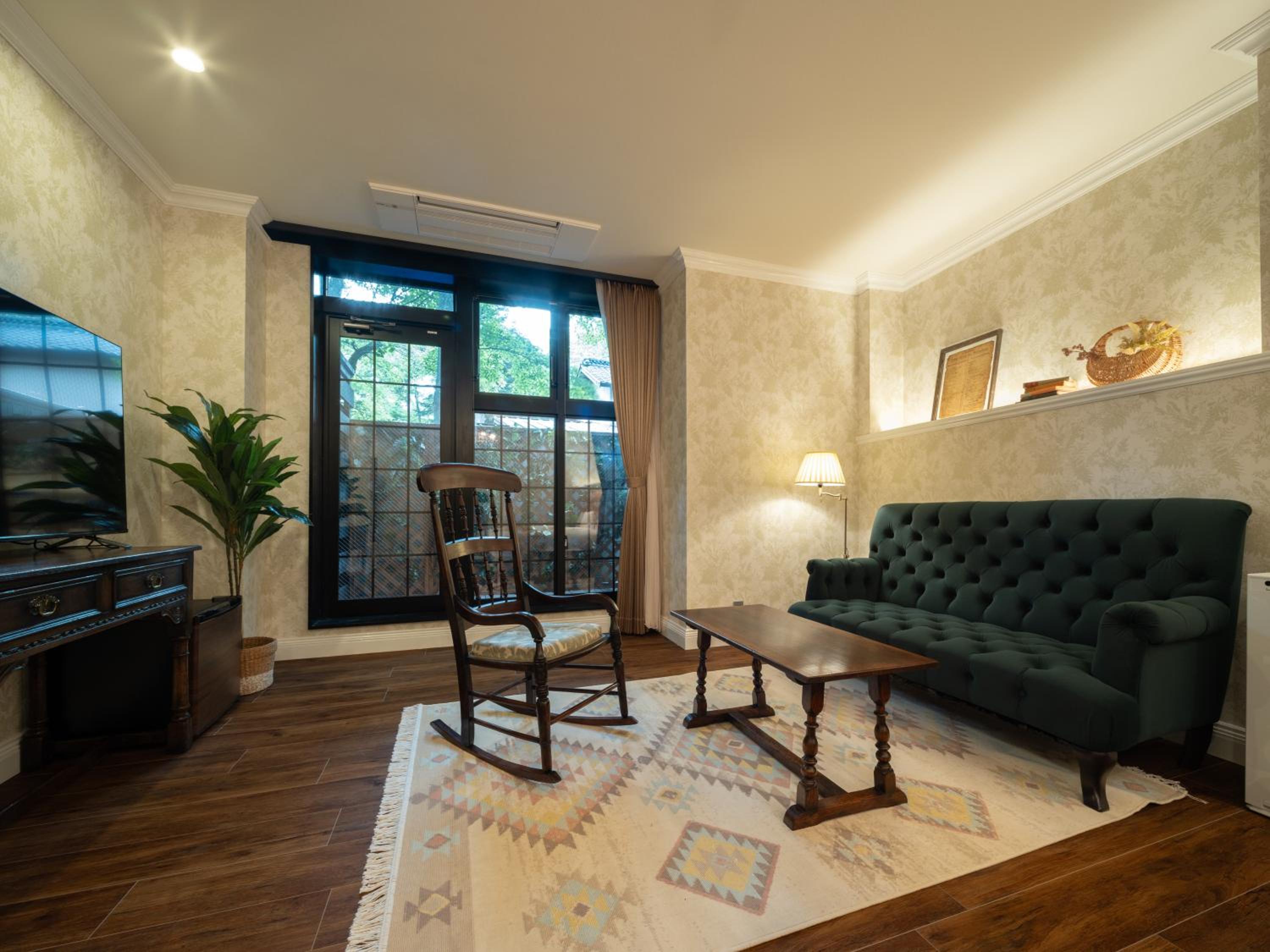 Executive Room - Photo 5