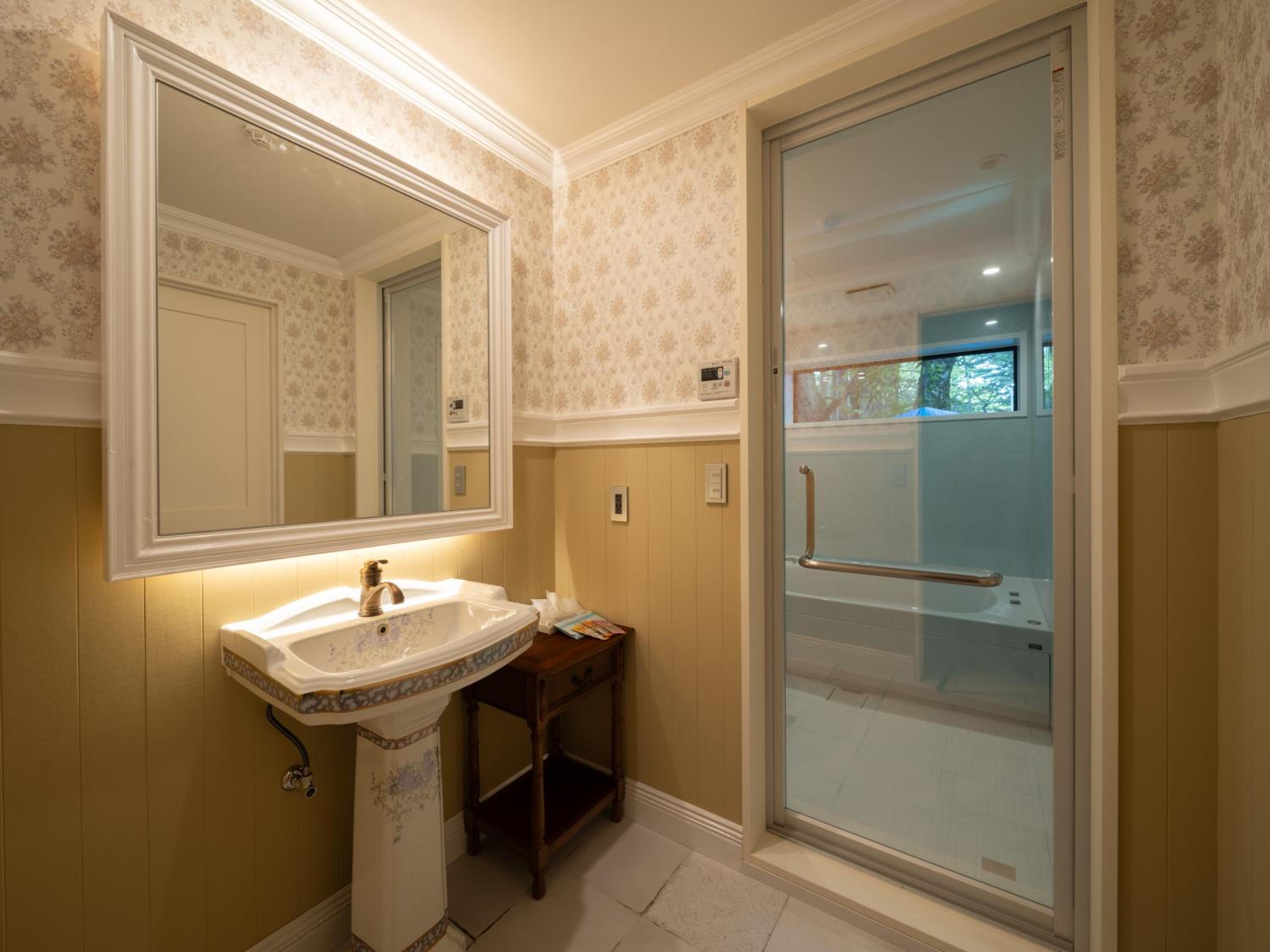 Executive Room - Photo 2