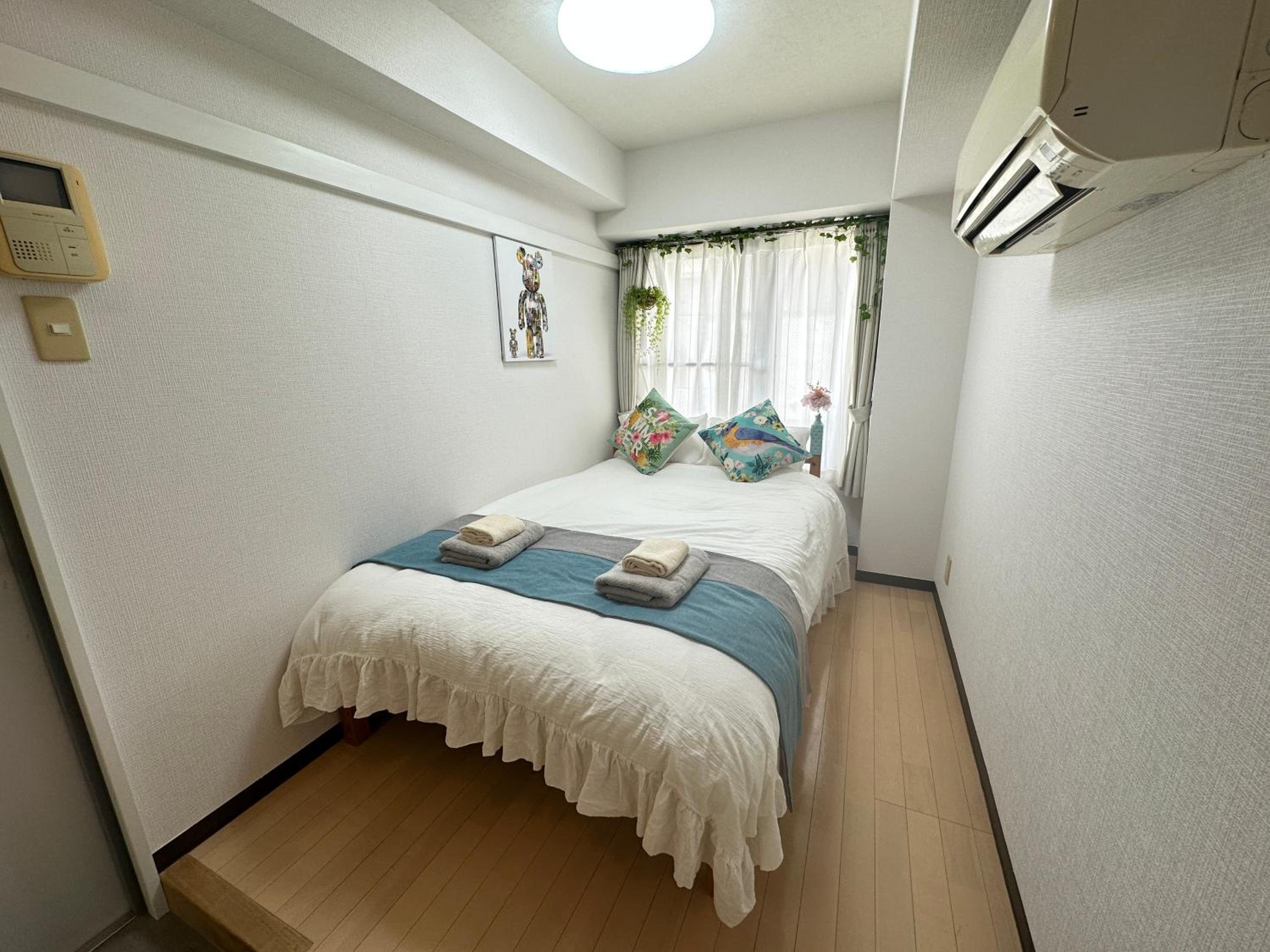 One-Bedroom Apartment photo 2