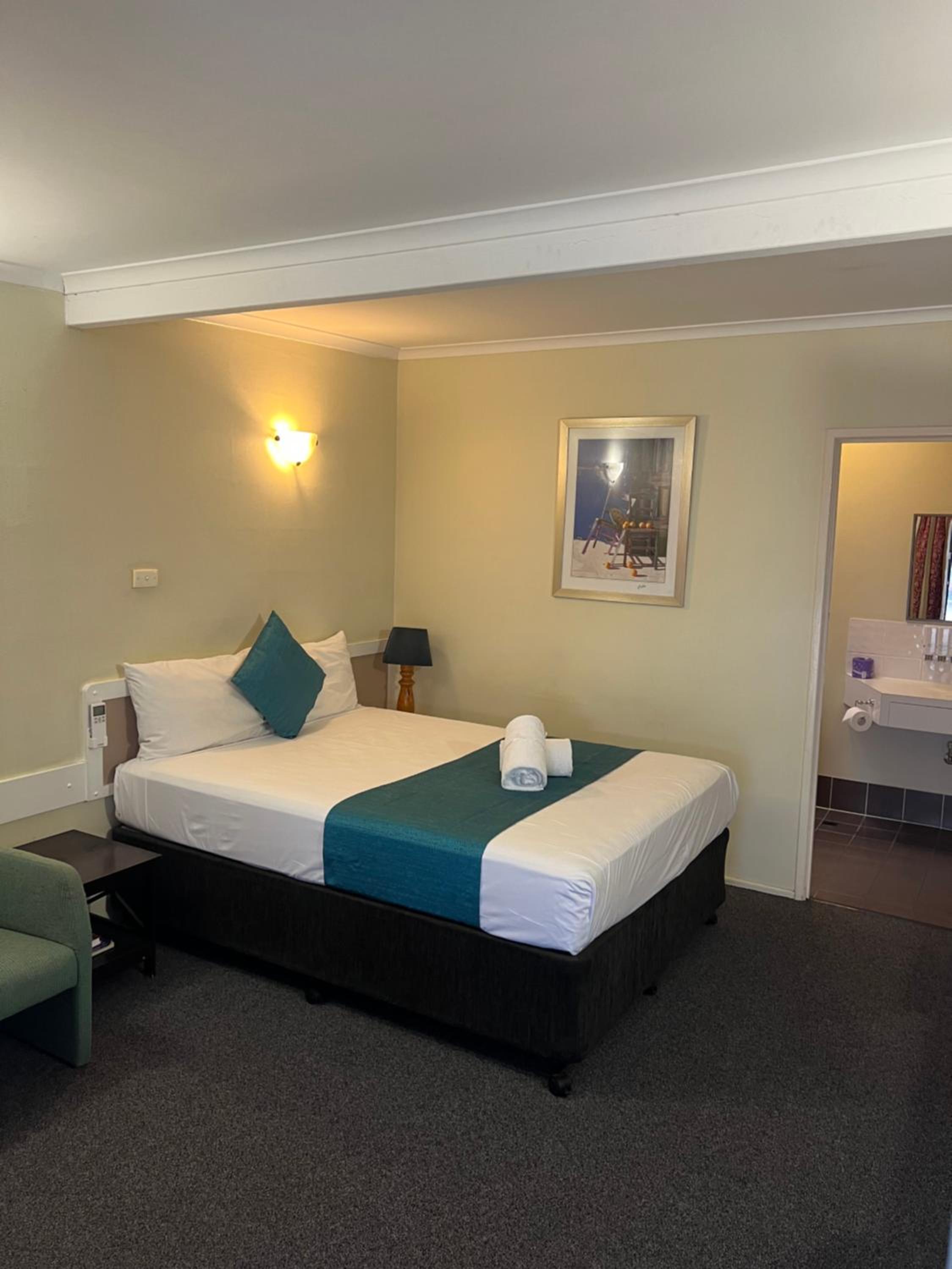 Standard Queen Room