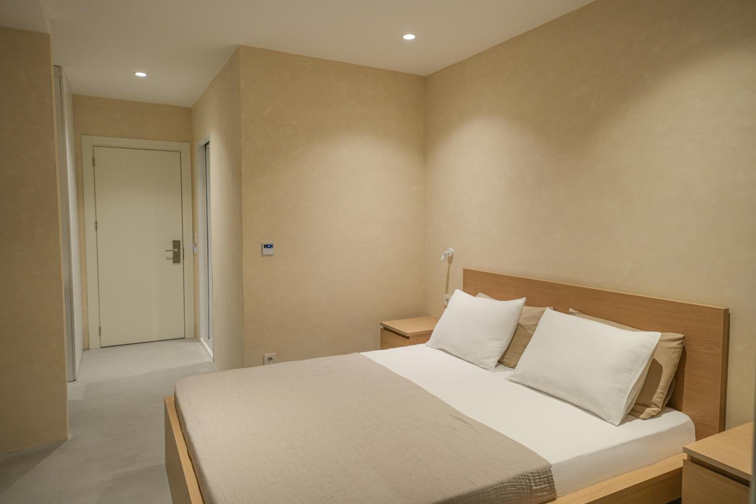 Standard Double Room - Photo 6