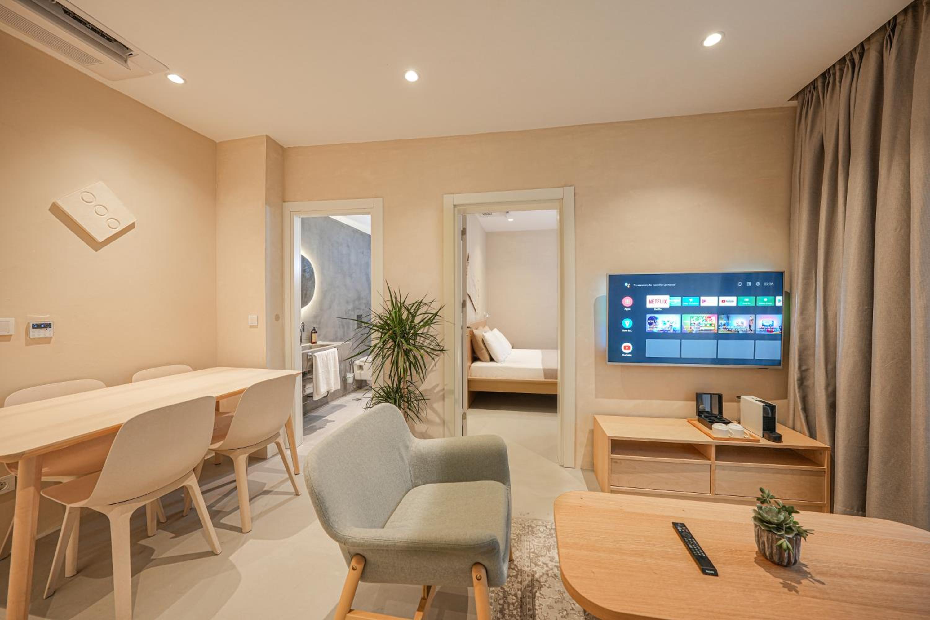 Apartment with Terrace - Photo 9