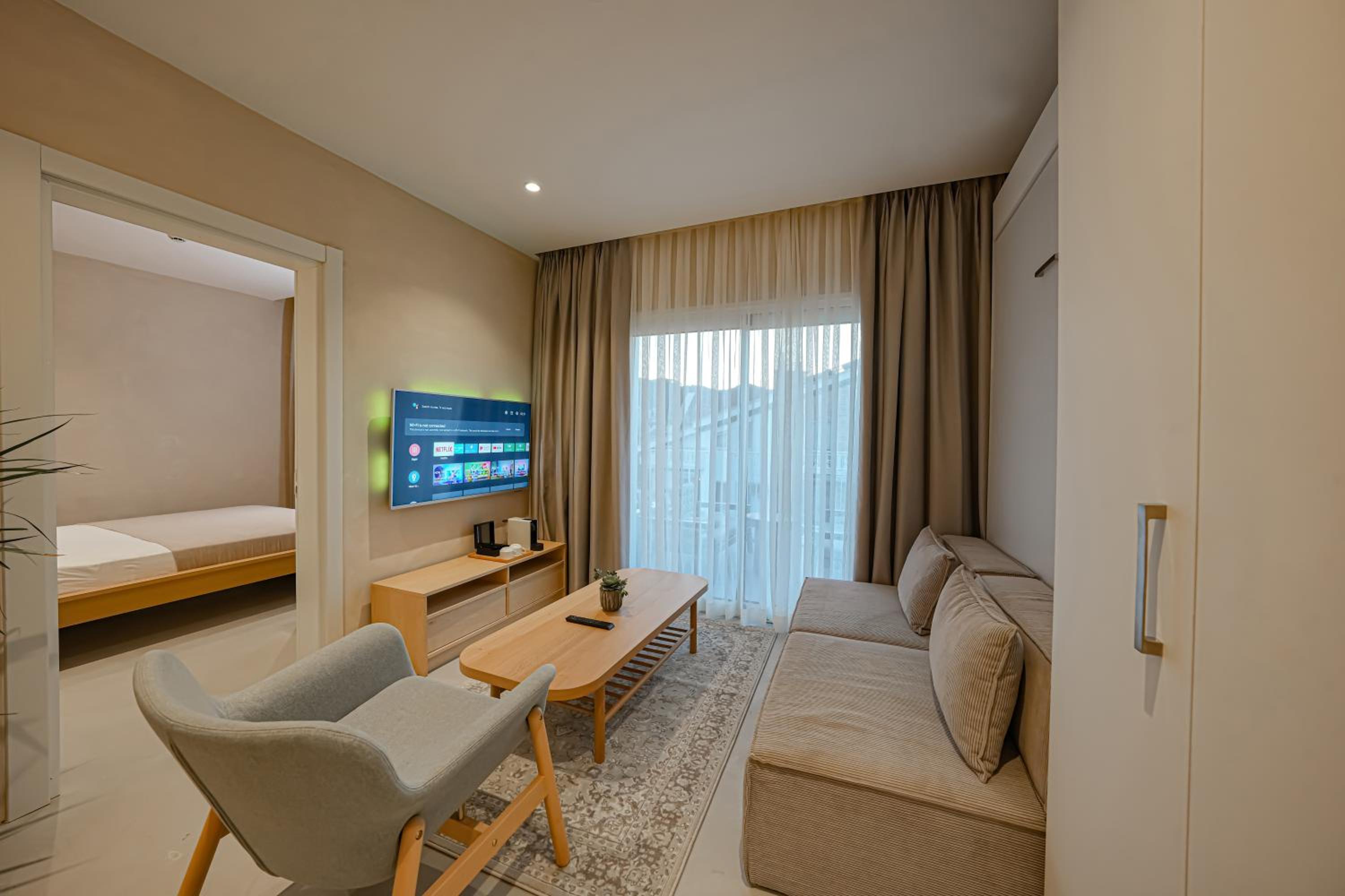 Apartment with Terrace - Photo 7