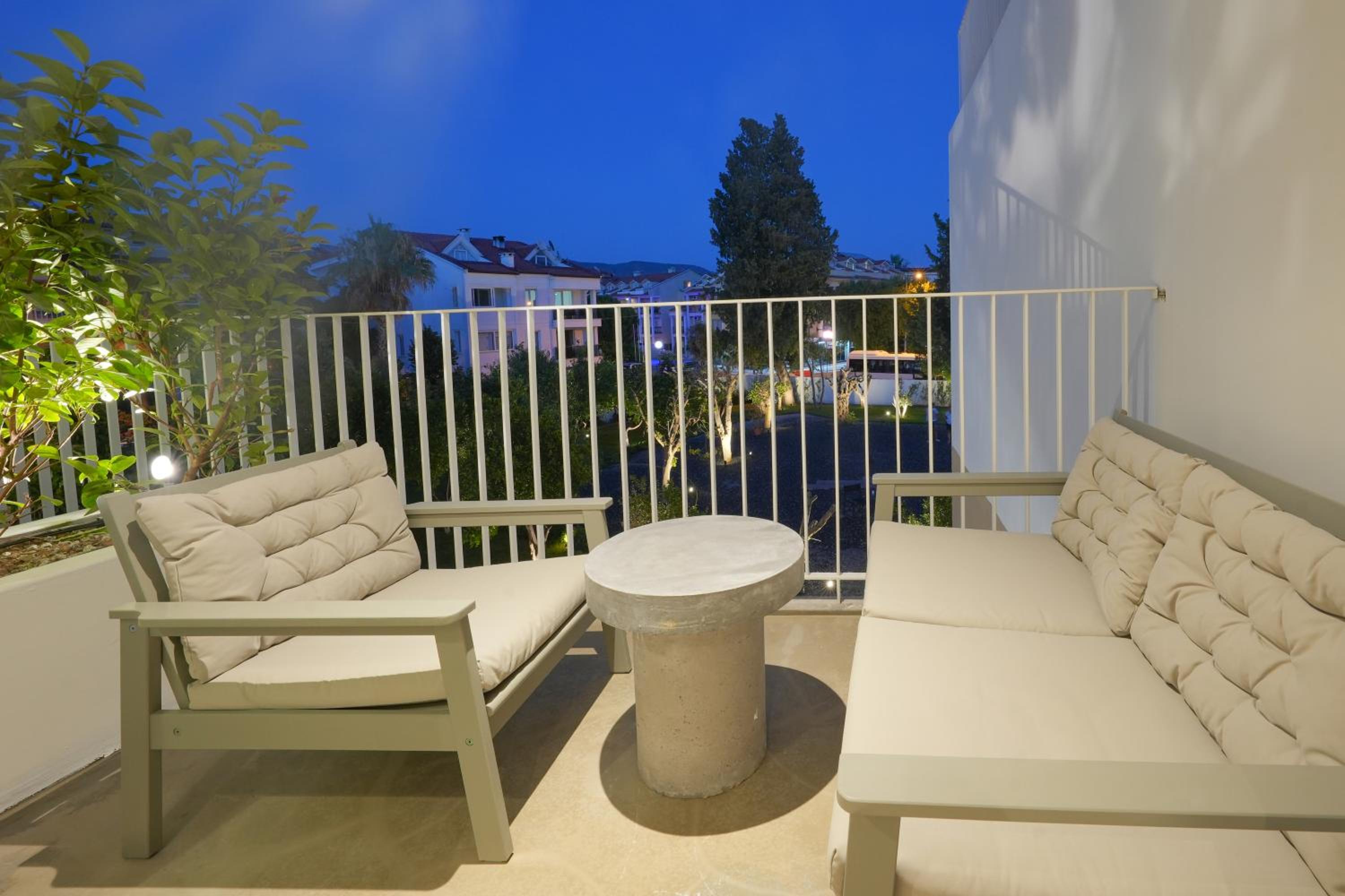 Standard Double Room - Photo 8