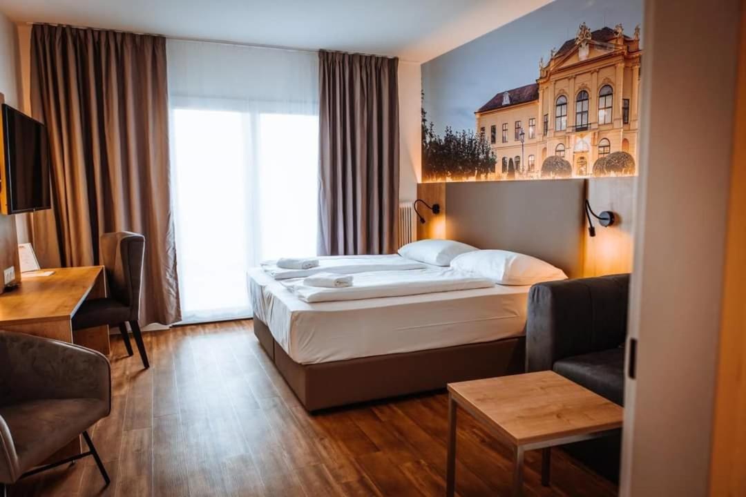 Suite with Terrace - Photo 2