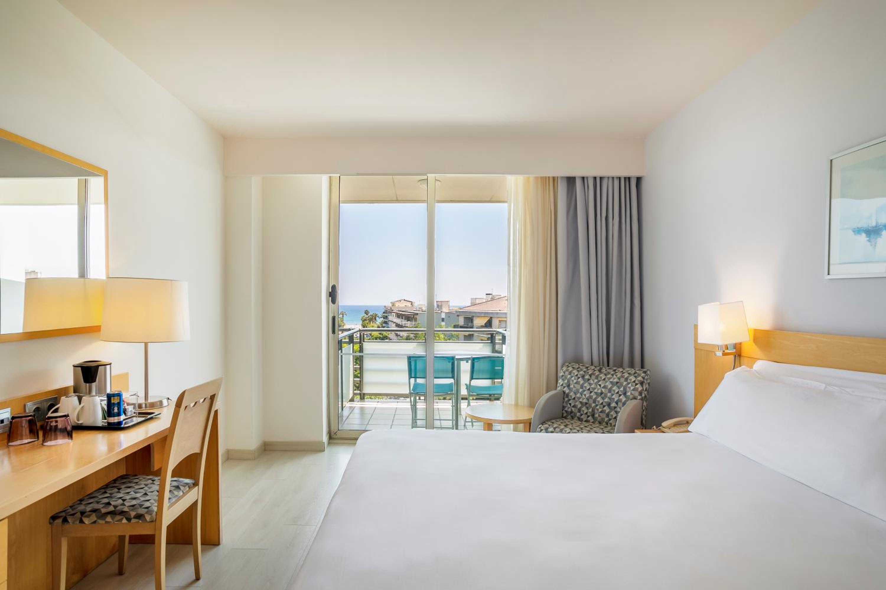 Premium Room Ocean View - Photo 2