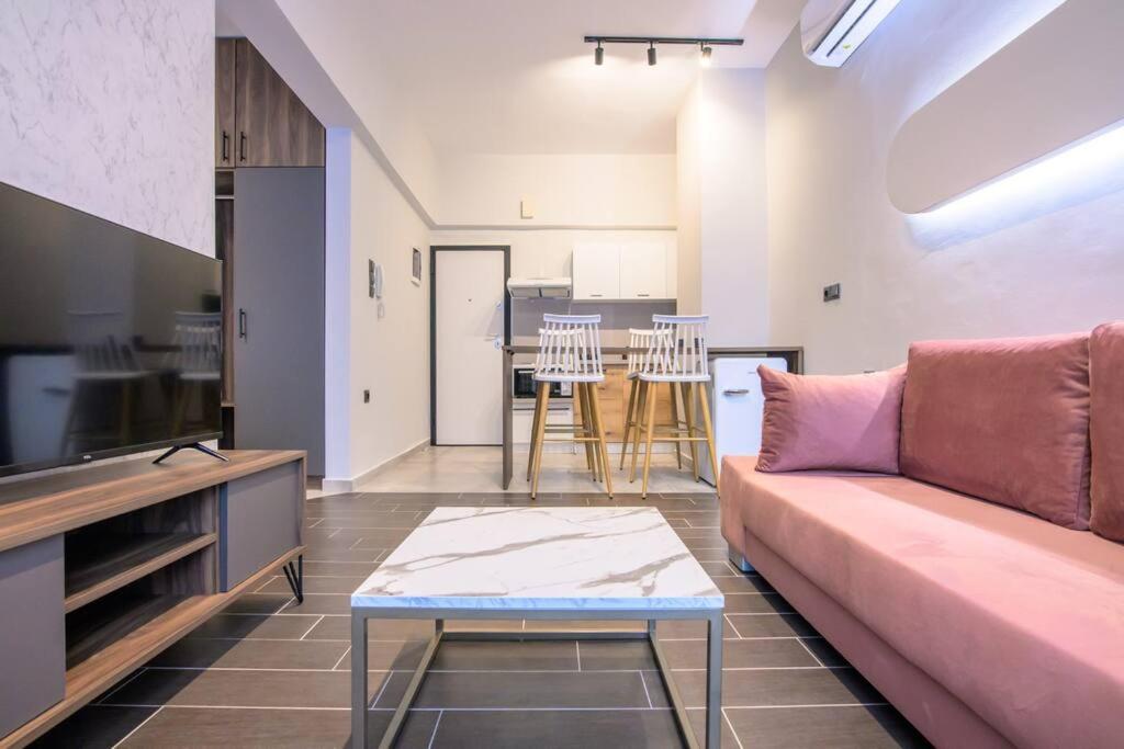 One-Bedroom Apartment photo 3