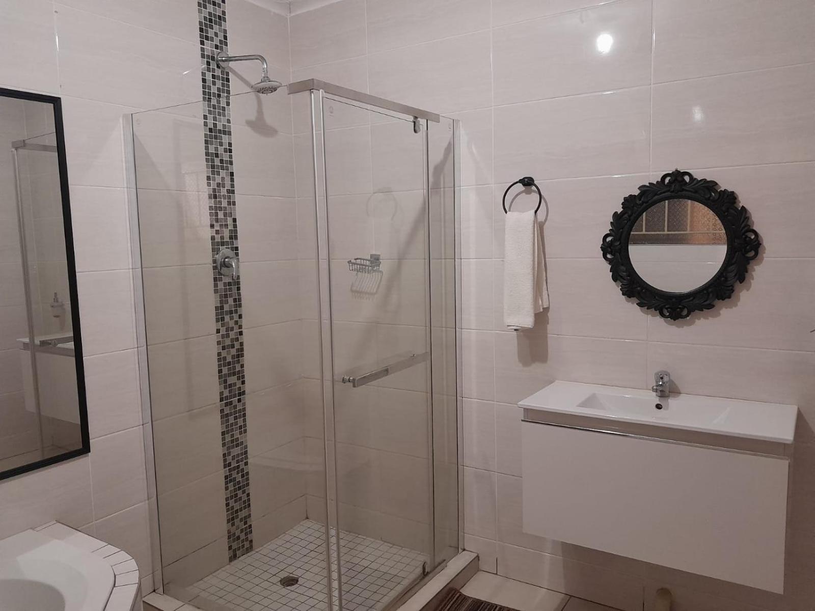 Deluxe Suite - Photo 7