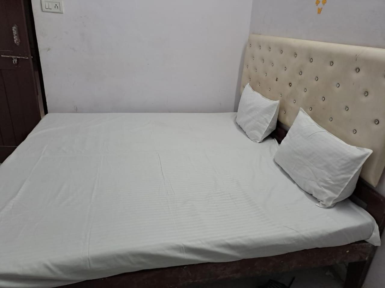 Double Room - Photo 3