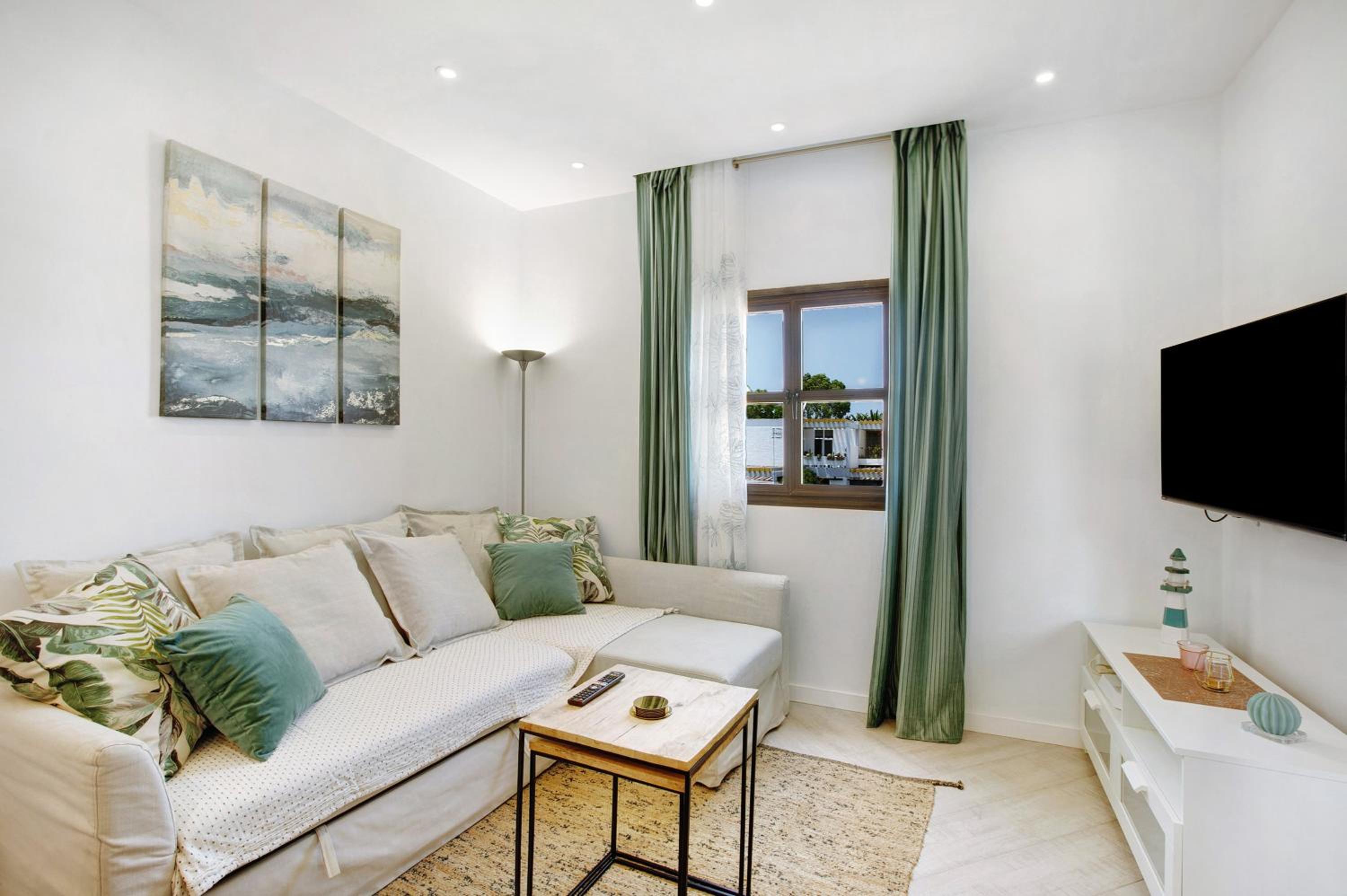 Apartamento de un dormitorio superior con balcón