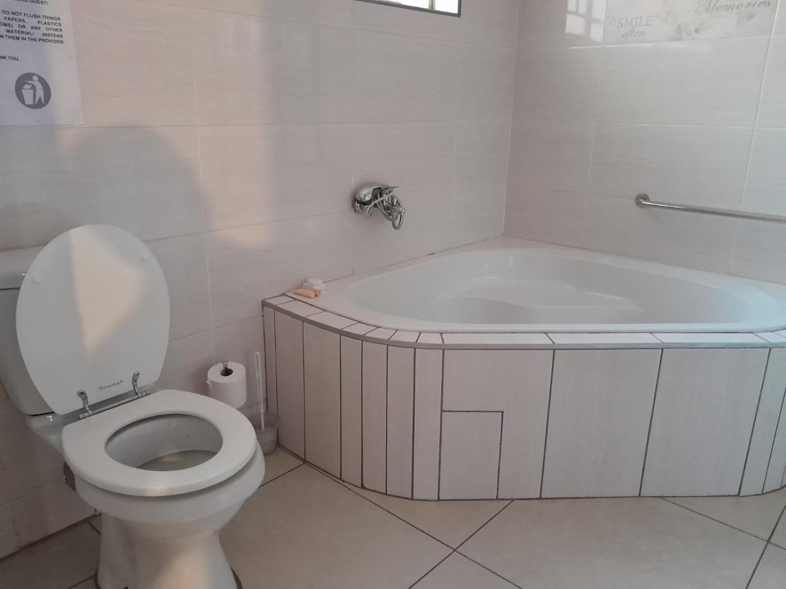 Deluxe Suite - Photo 6