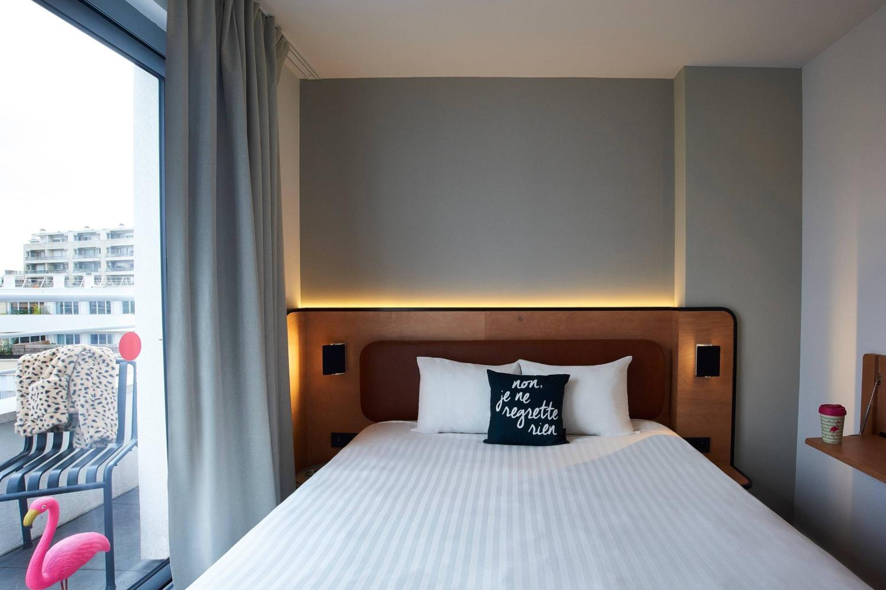 Moxy Sleeper with Balcony or terrace photo 3