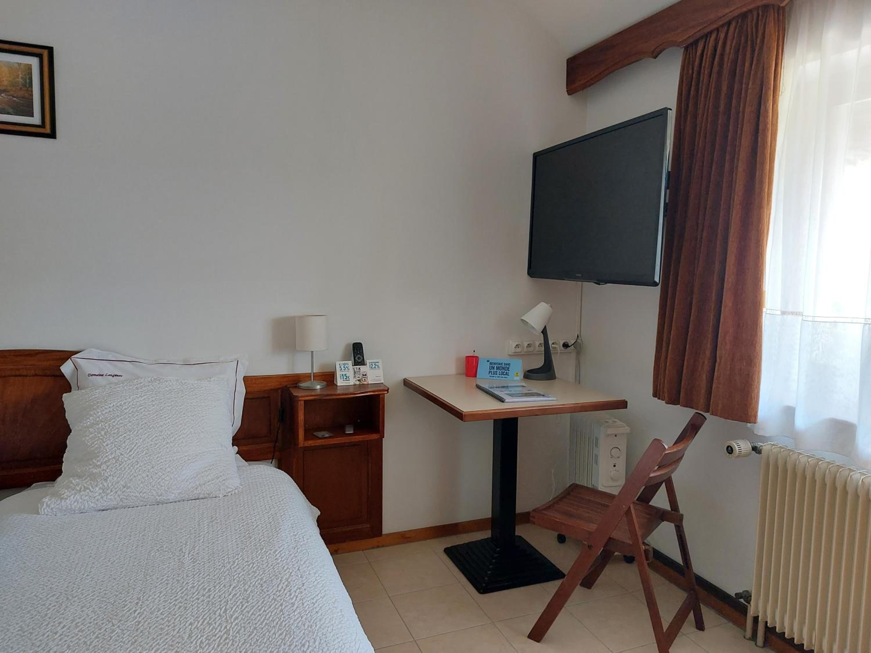 Standard Double or Twin Room - Photo 2