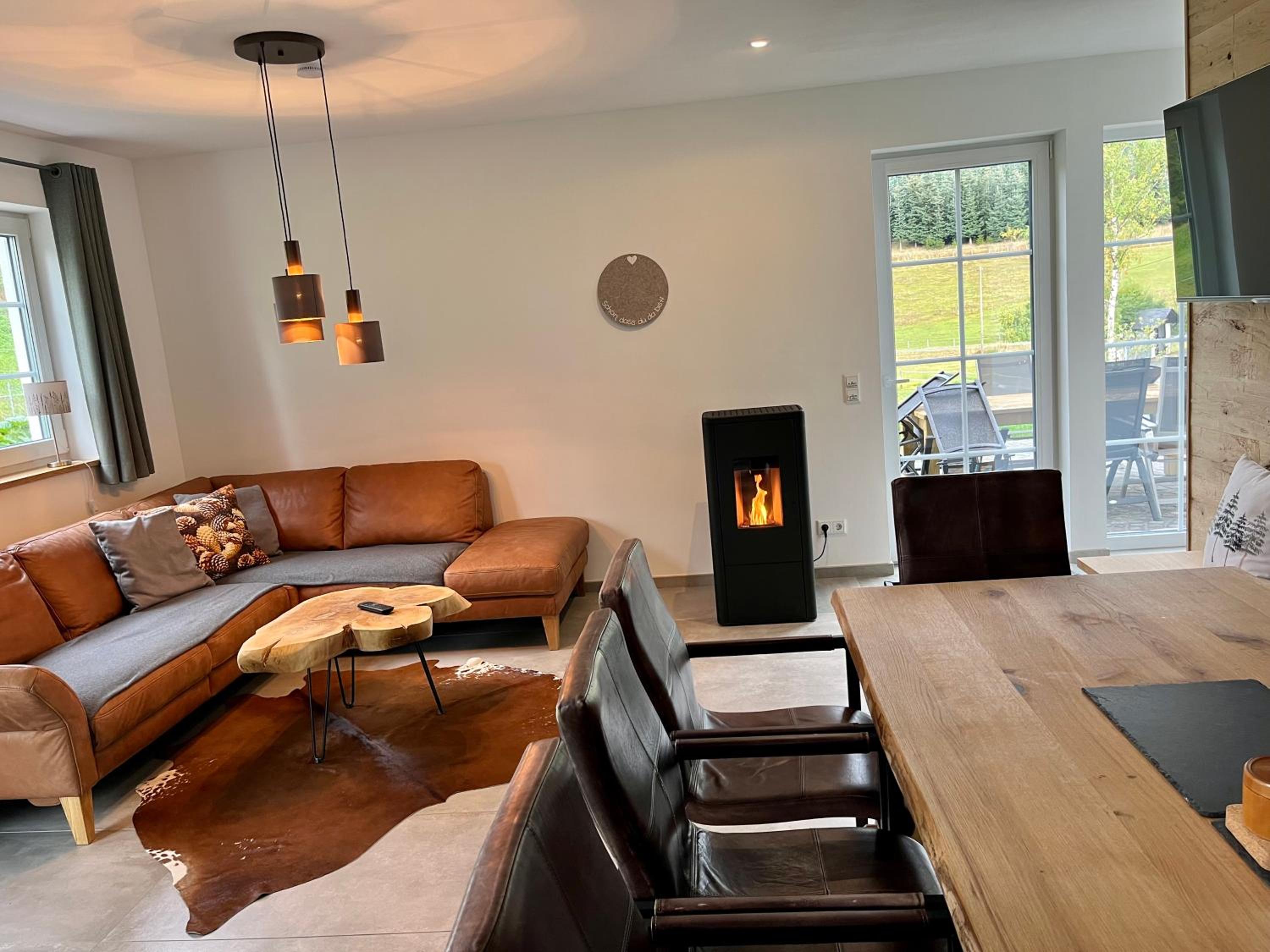 Five-Bedroom House photo 1