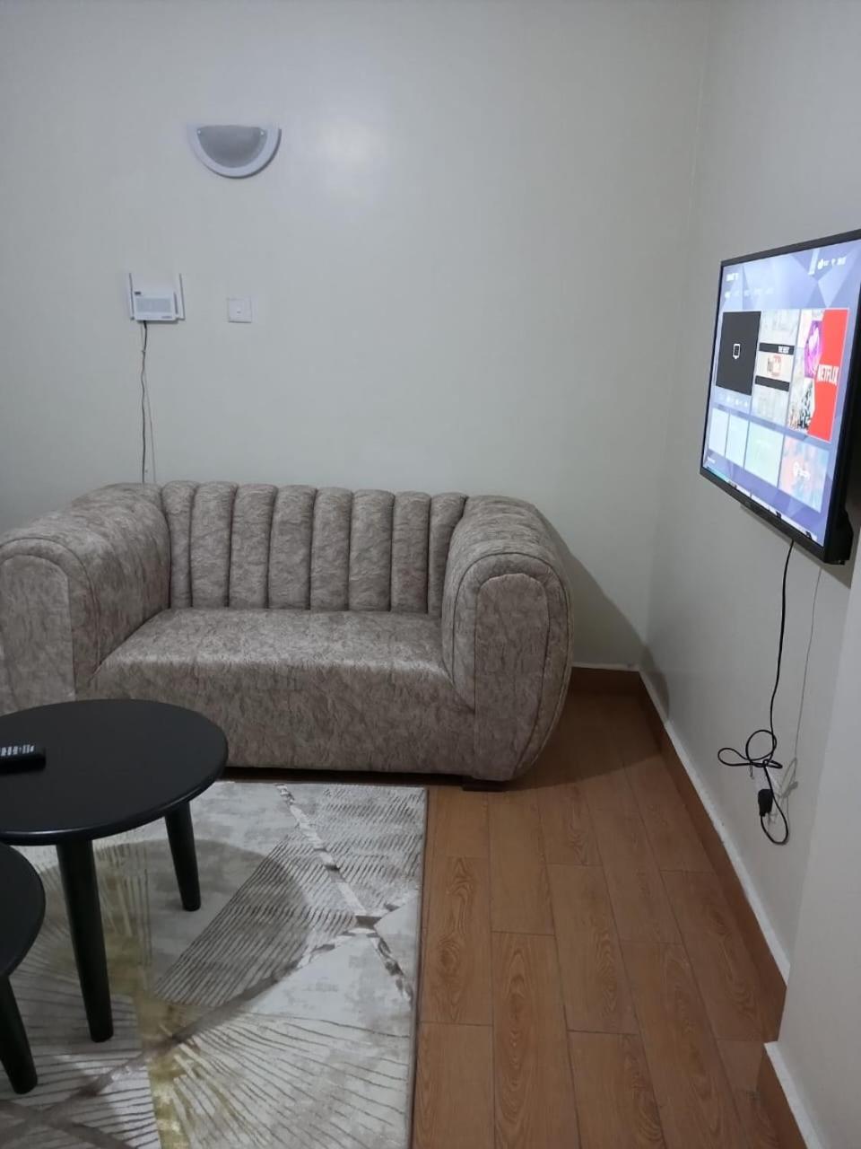 Two-Bedroom Apartment - Photo 5