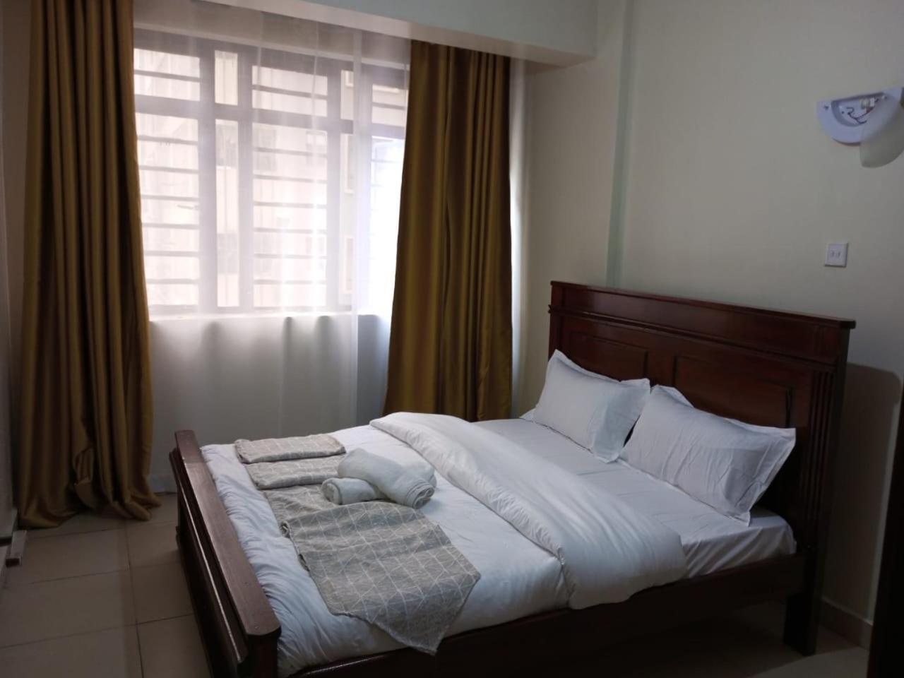 Two-Bedroom Apartment - Photo 2