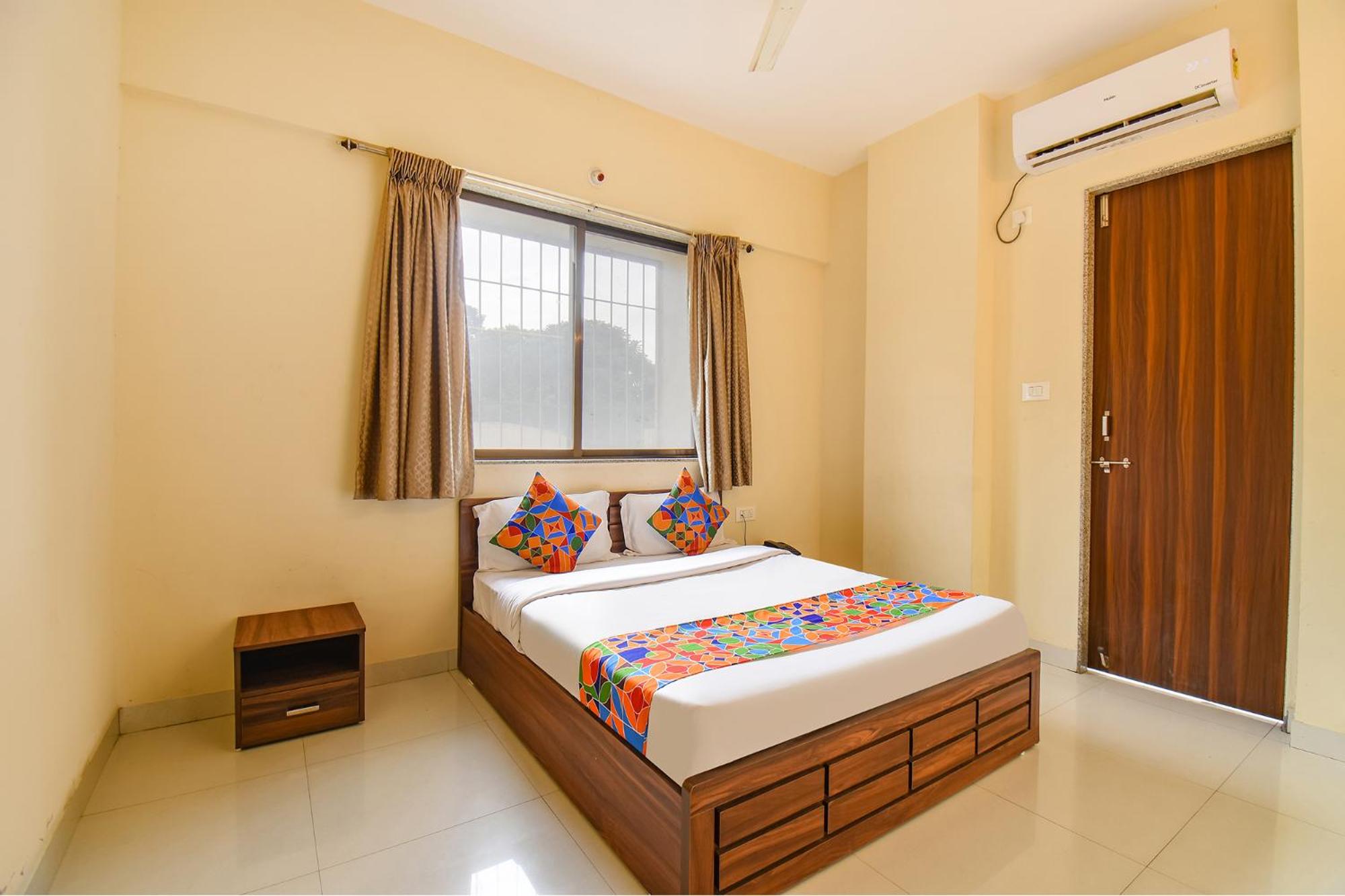 Deluxe Room - Photo 1
