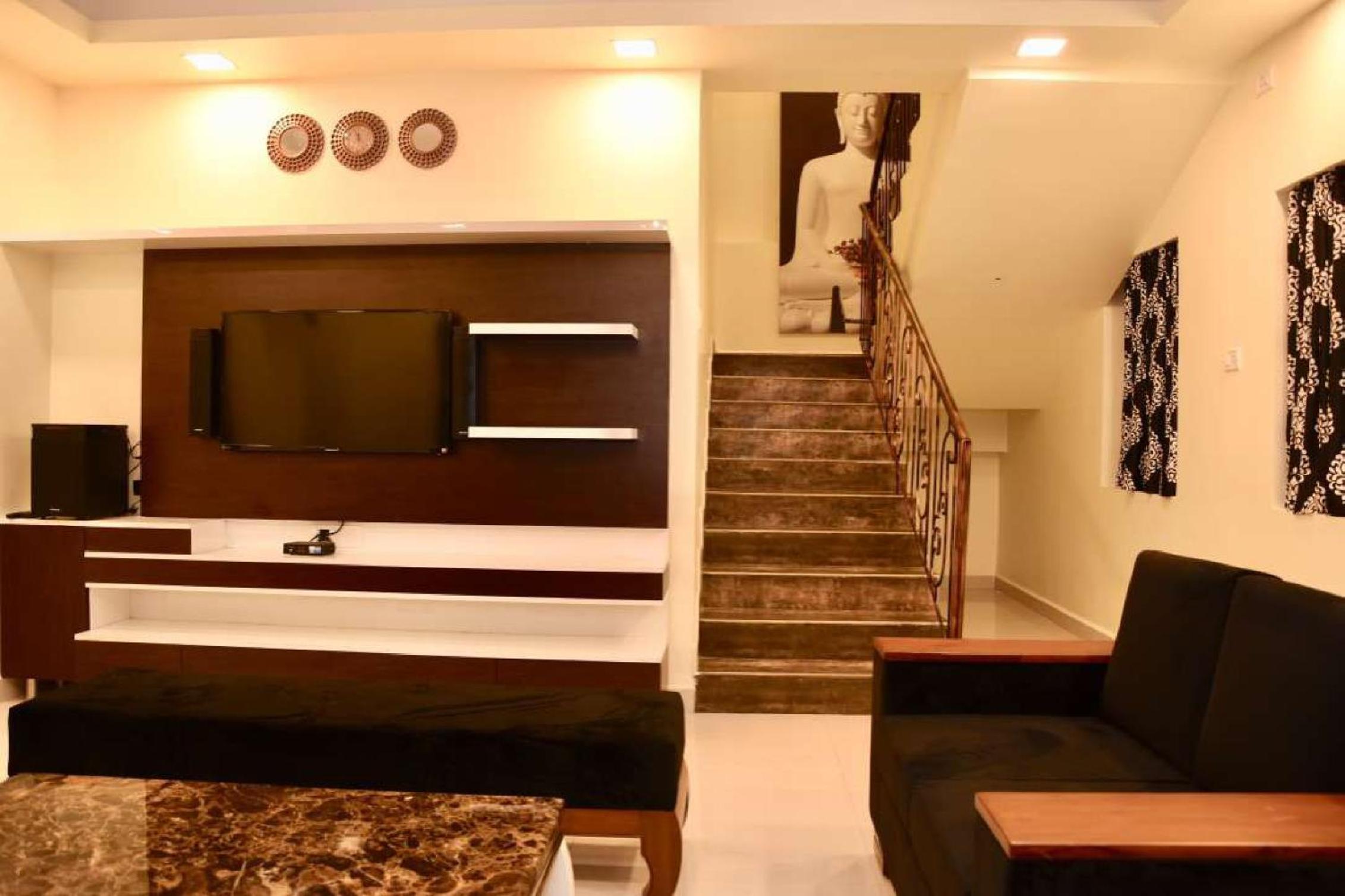 Villa photo 1