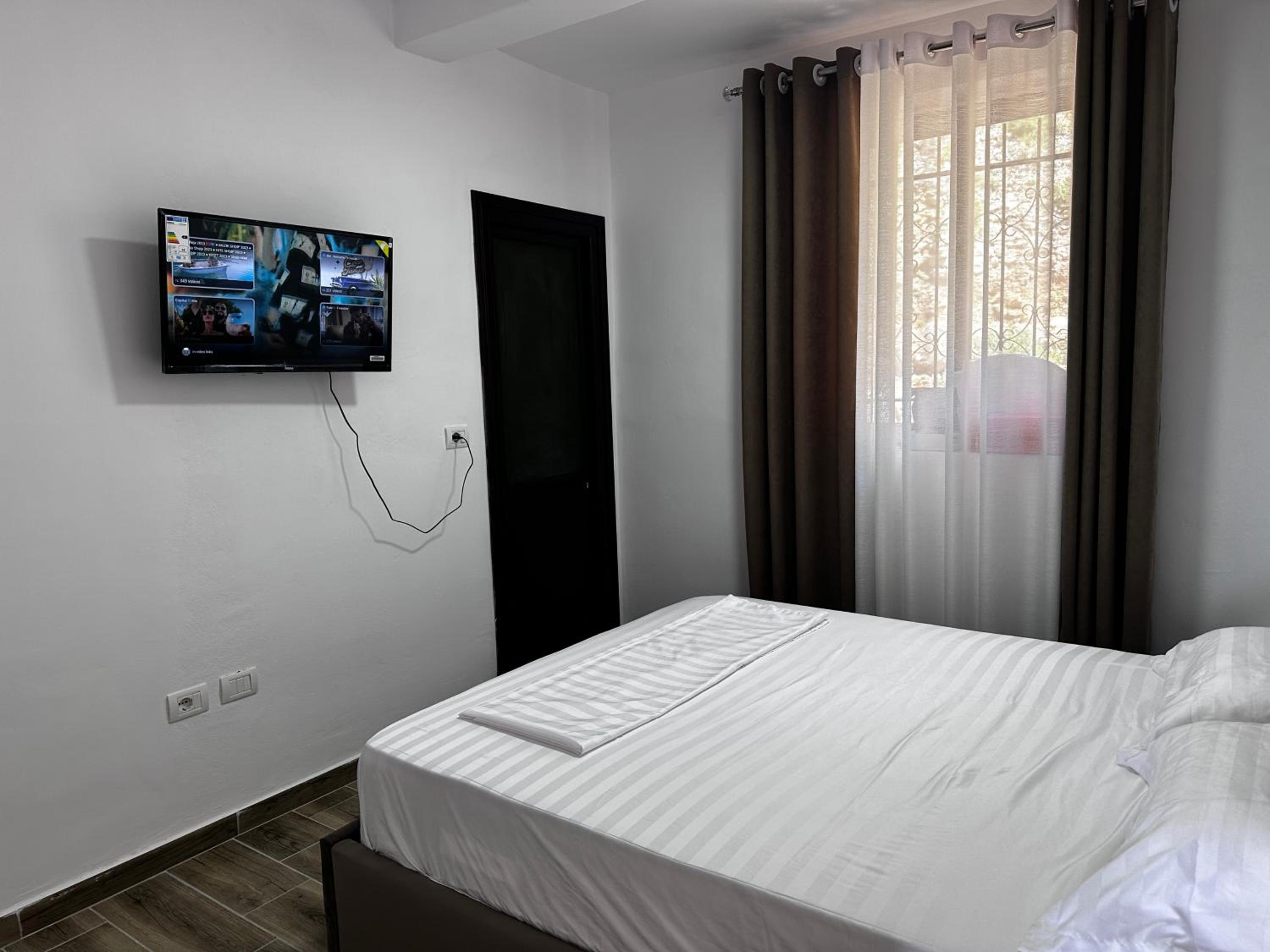 Small Double Room photo 1