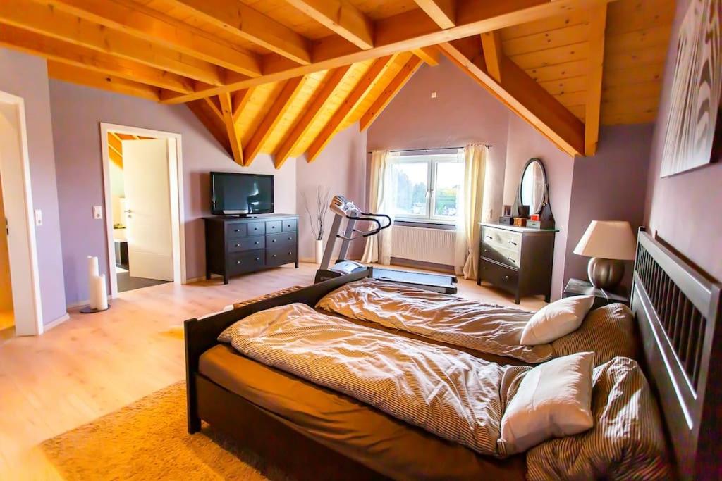Villa photo 1
