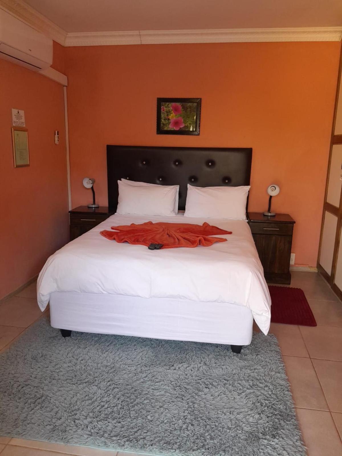 Standard Double Room - Photo 4