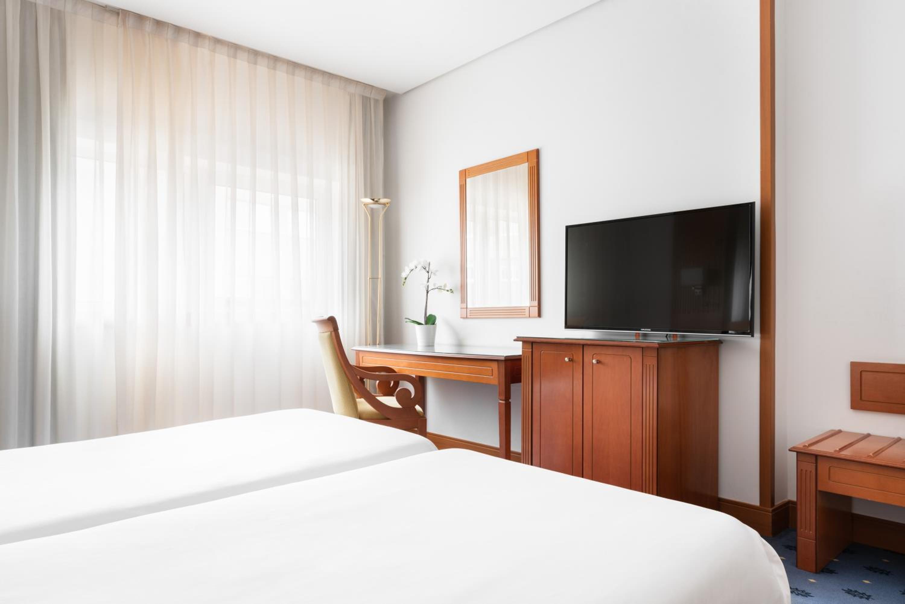 Budget Double Room photo 3