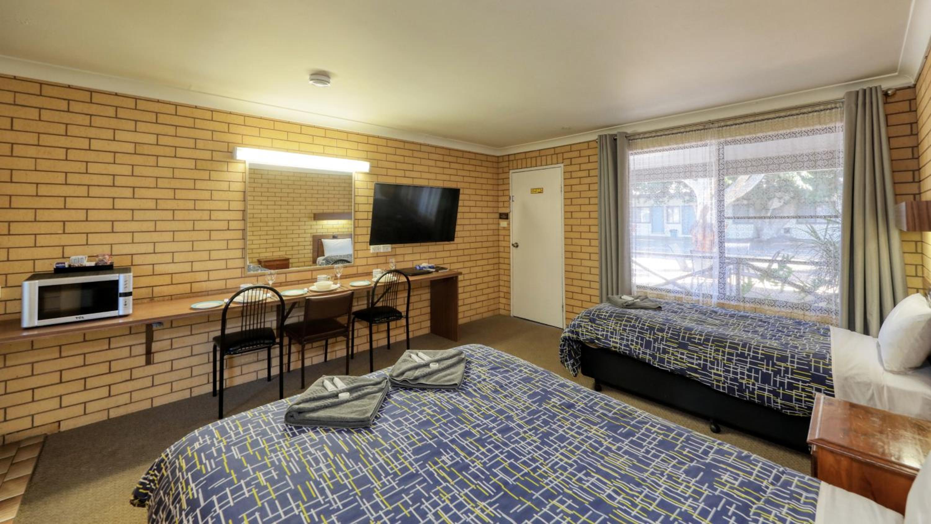 Standard Double or Twin Room - Photo 3