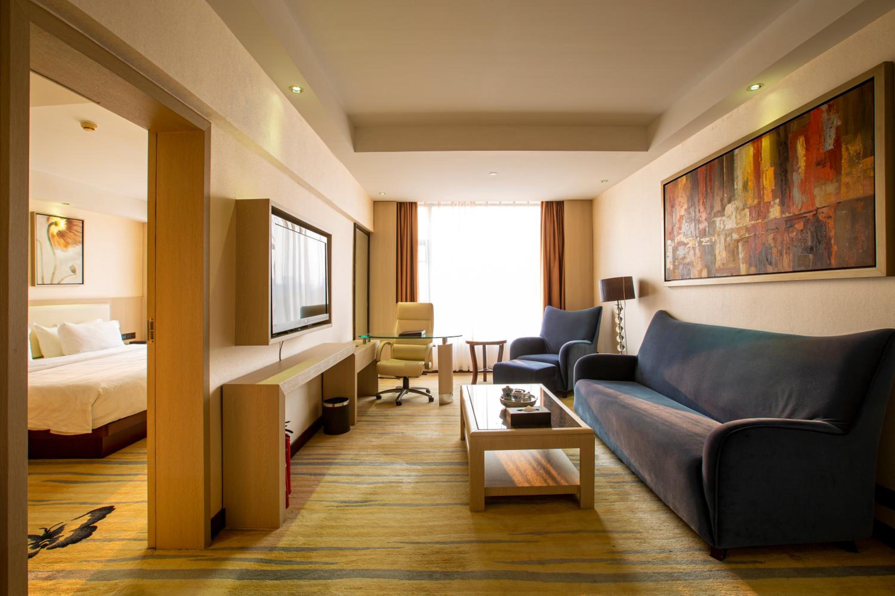 Deluxe Suite