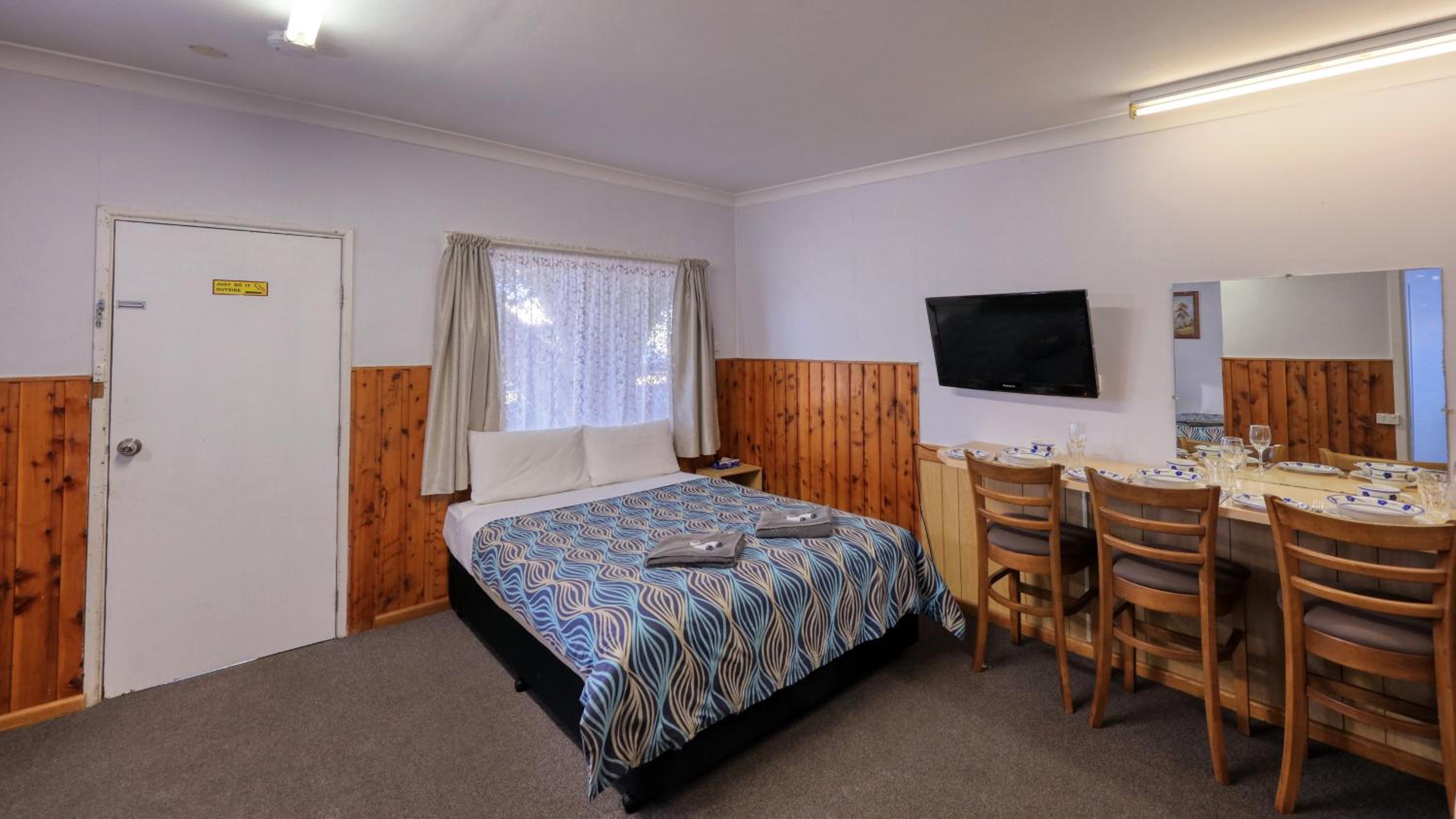 Standard Queen Room - Photo 4