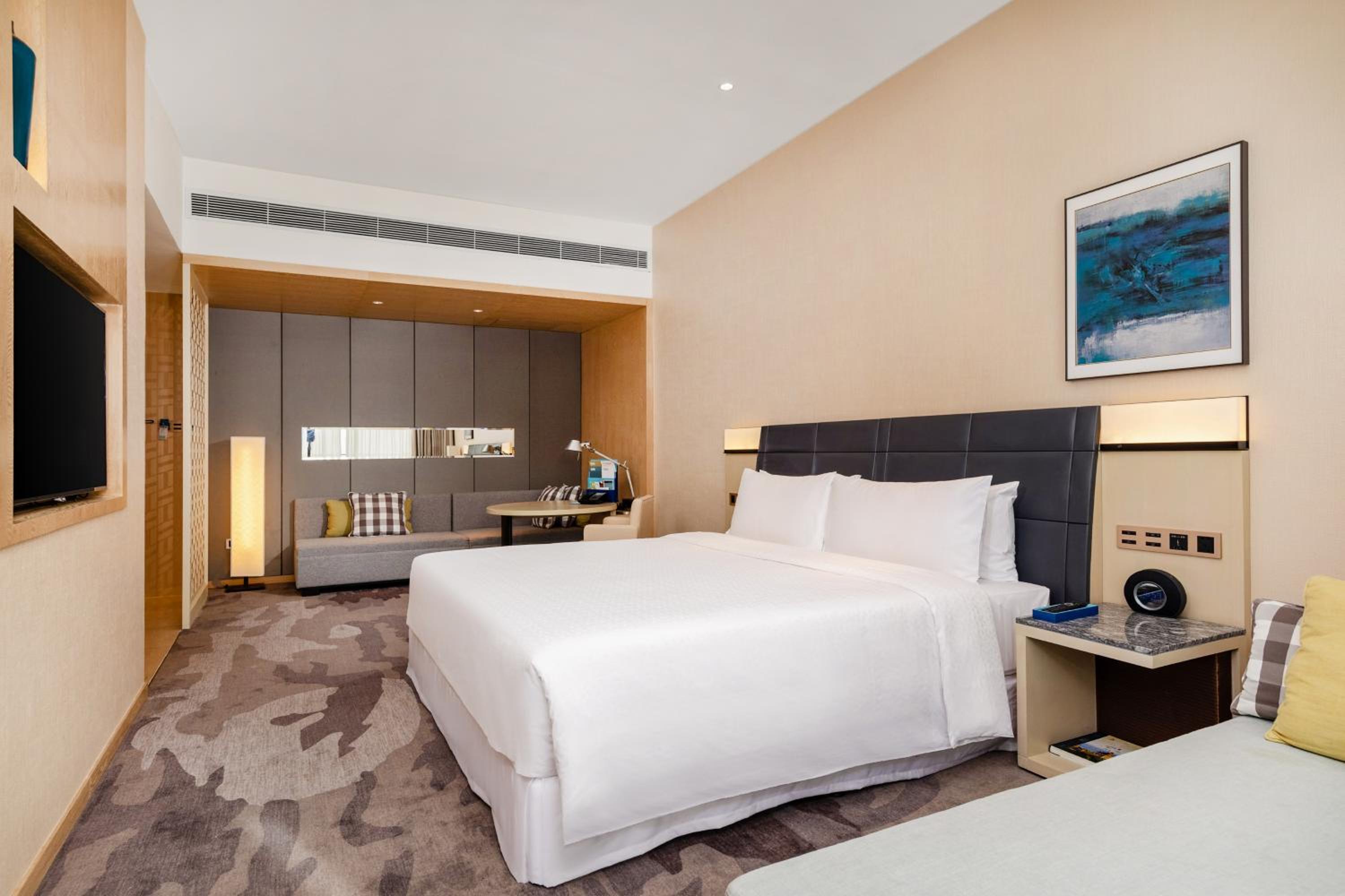 Garden View Deluxe King Room with Pool